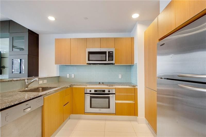1050 Brickell Avenue 3222, Miami, FL 33131 — photo 2 of 12