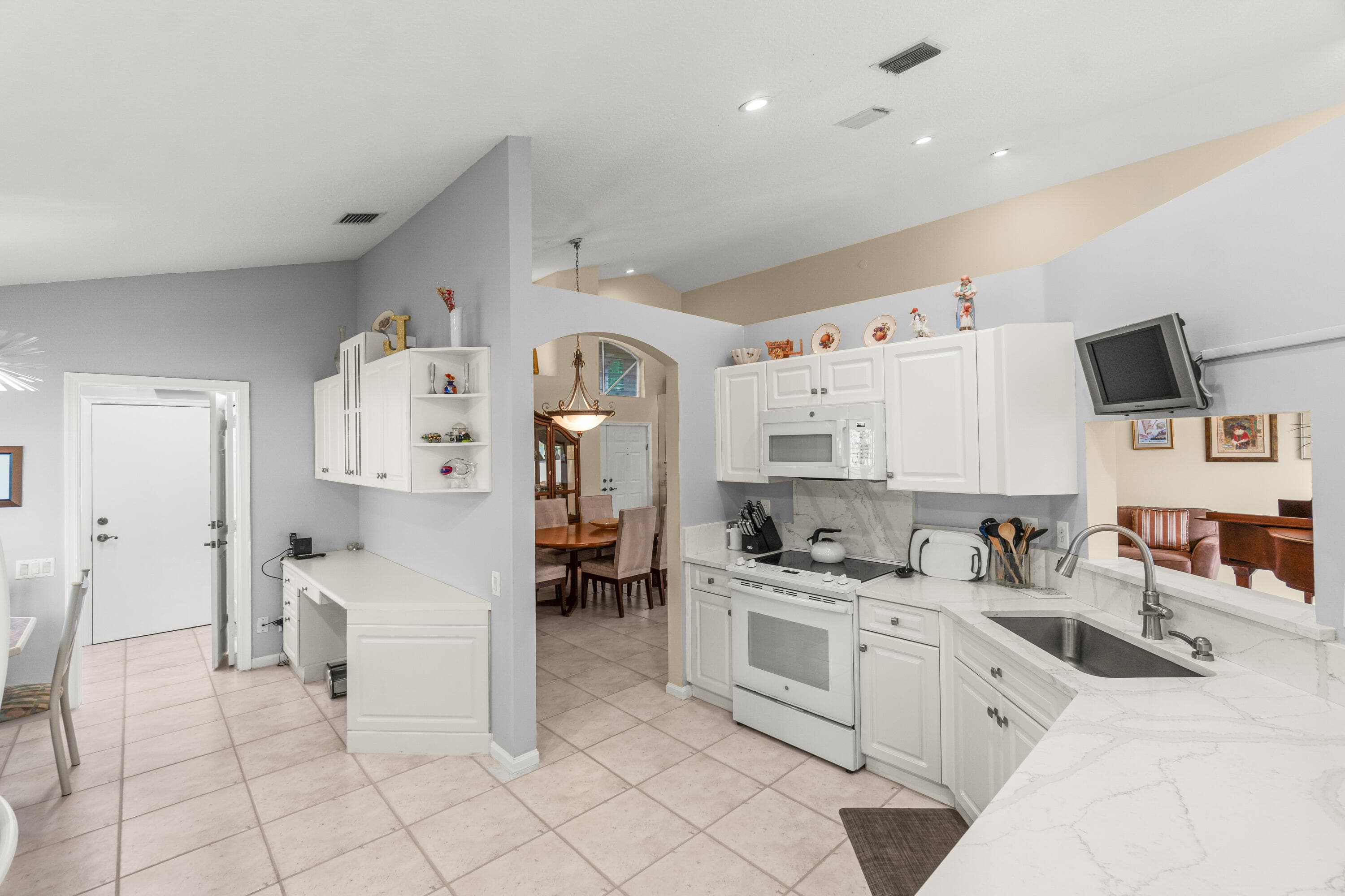 6952 Grenelefe Road, Boynton Beach, FL 33437 — photo 12 of 41