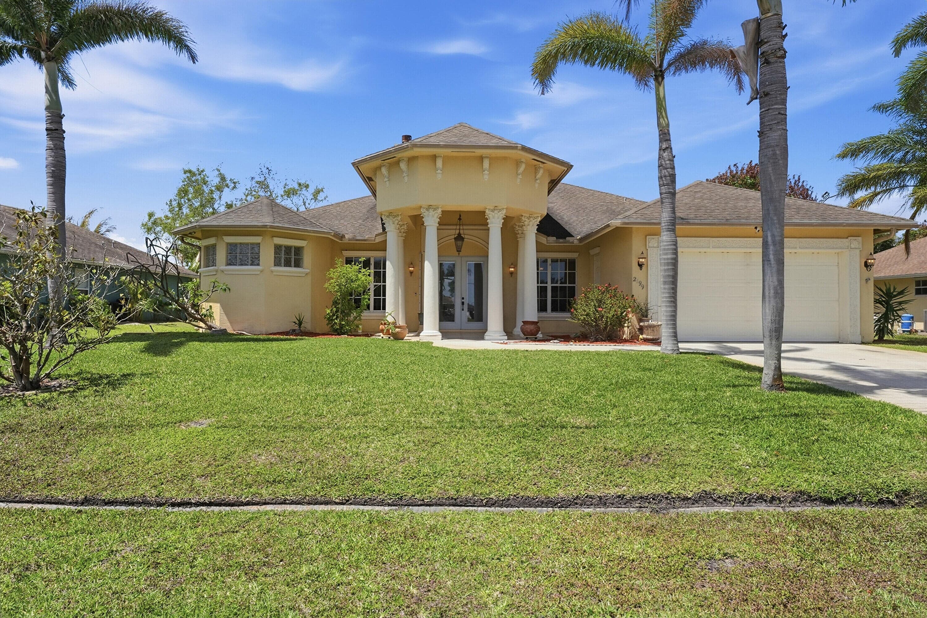 2199 SE Heathwood Circle, Port St. Lucie, FL 34952 — photo 2 of 49