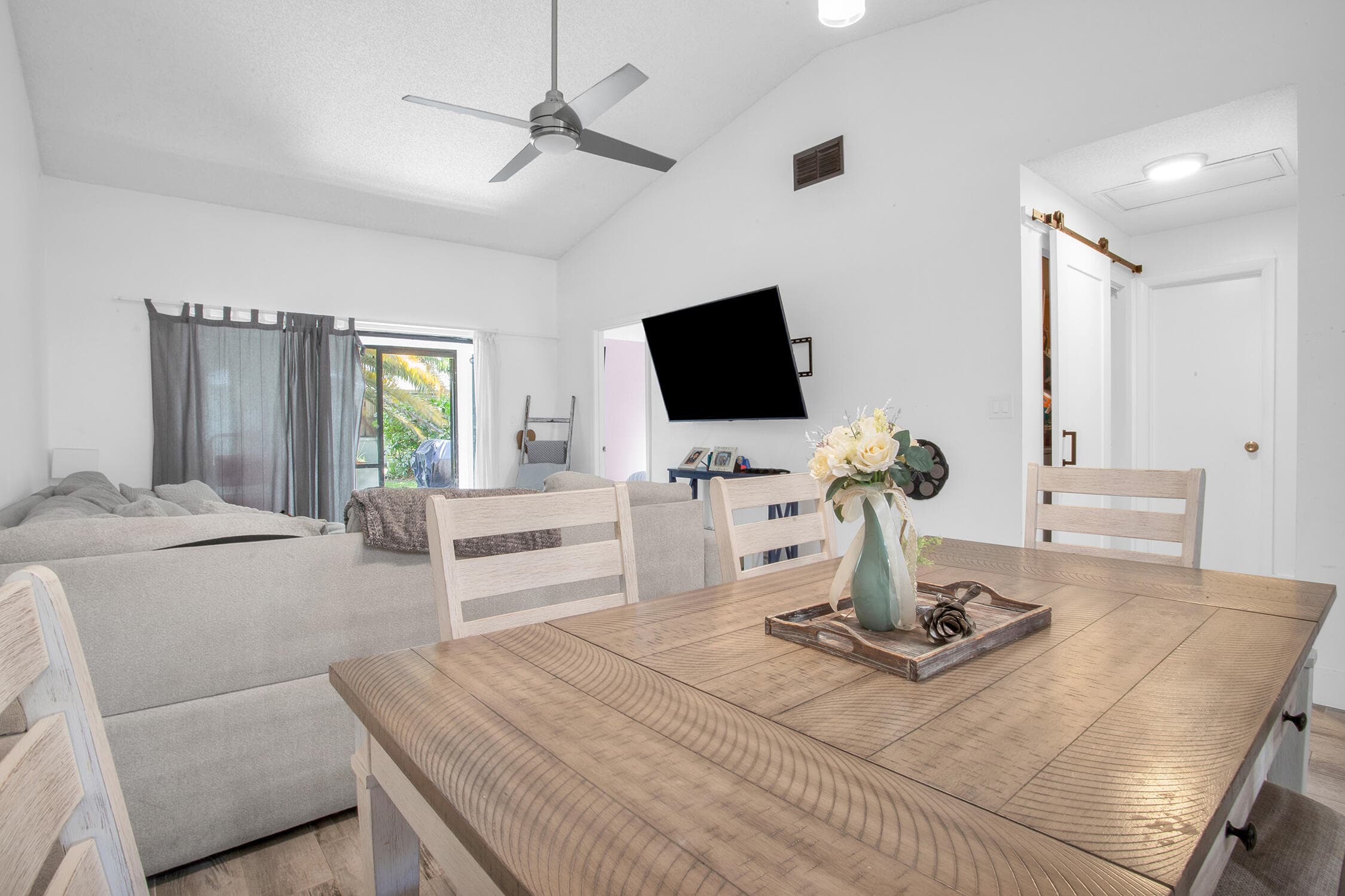 8202 NW 100th Drive, Tamarac, FL 33321 — photo 7 of 53