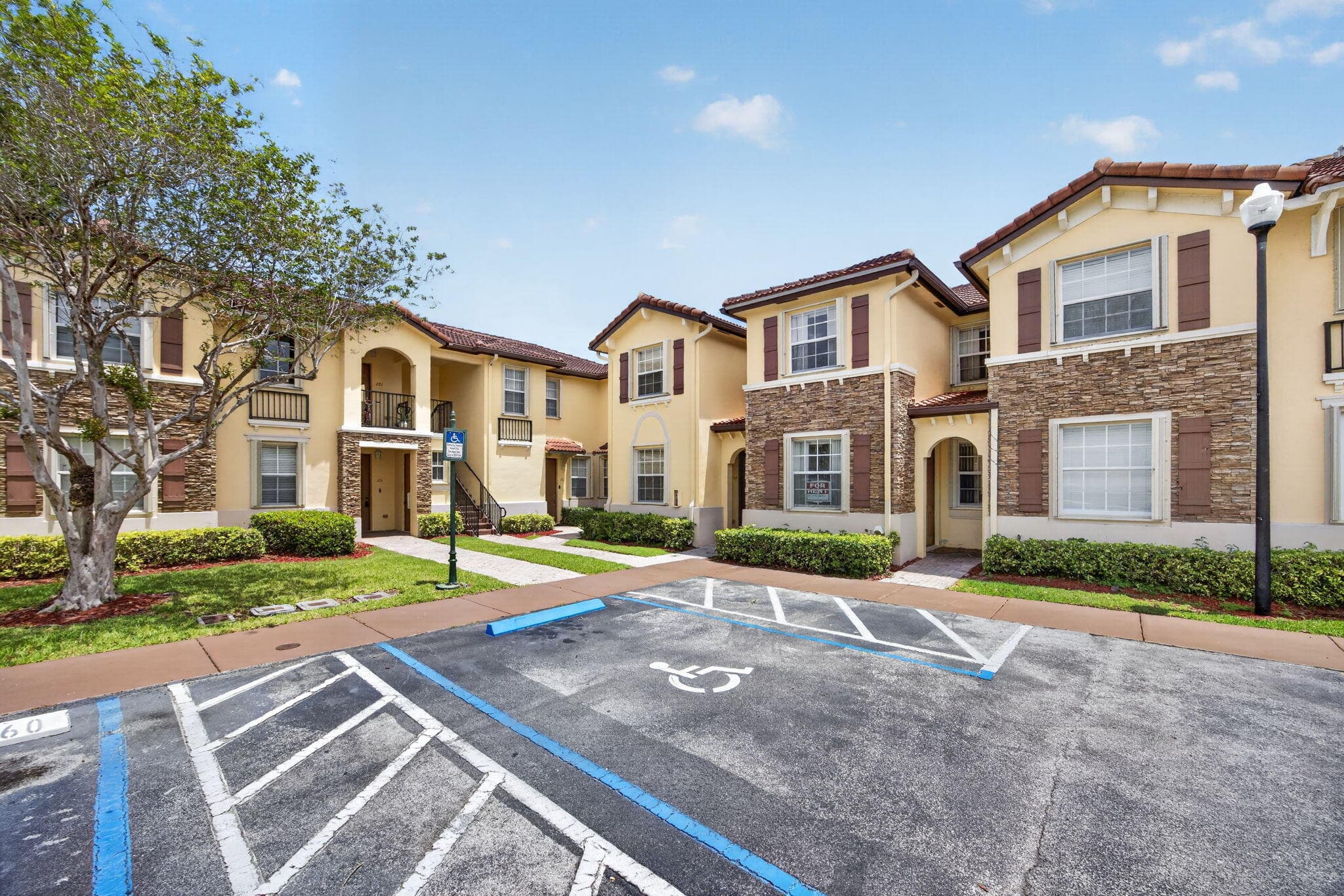 1575 NE 33rd Avenue Unit 105, Homestead, FL 33033 — photo 4 of 40
