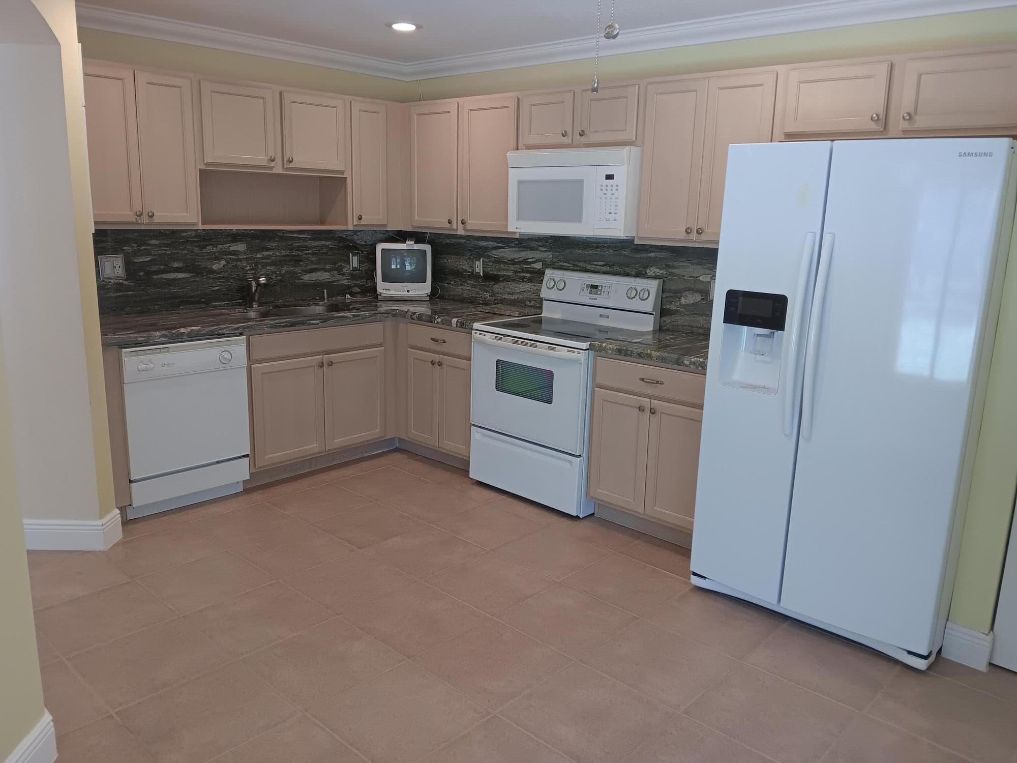 4983 W Pinemore Lane 4983, Lake Worth, FL 33463 — photo 5 of 18