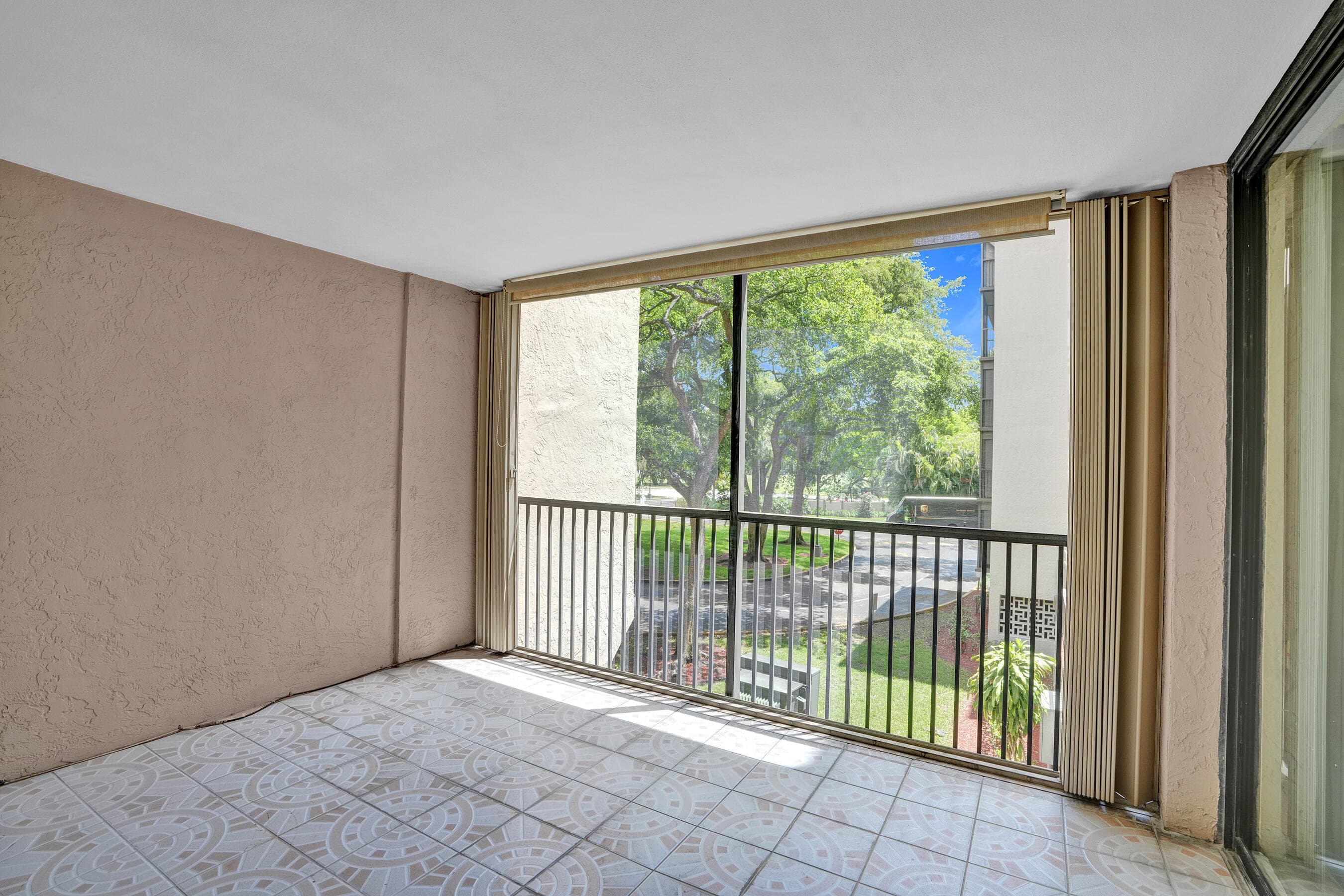 2800 N 46th Avenue A302, Hollywood, FL 33021 — photo 29 of 34