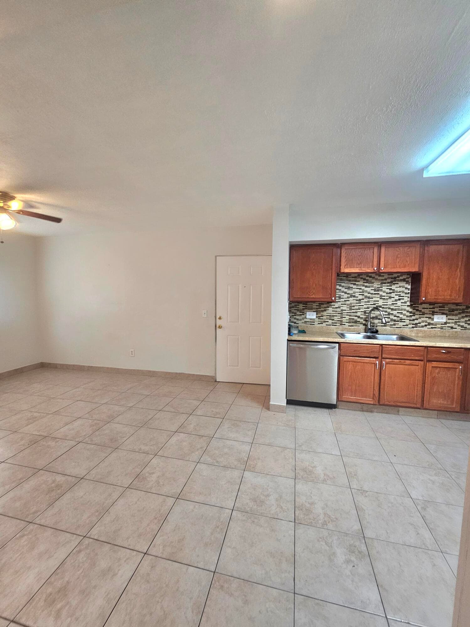 3680 N 56th Avenue 812, Hollywood, FL 33021 — photo 4 of 15