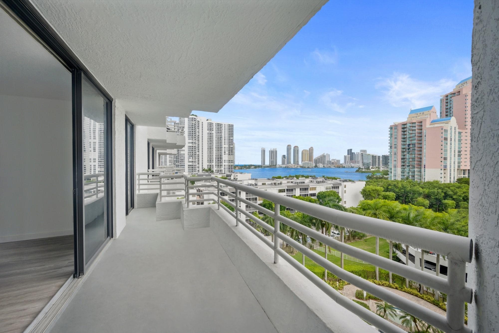 3300 NE 192nd Street 915, Aventura, FL 33180 — photo 4 of 27