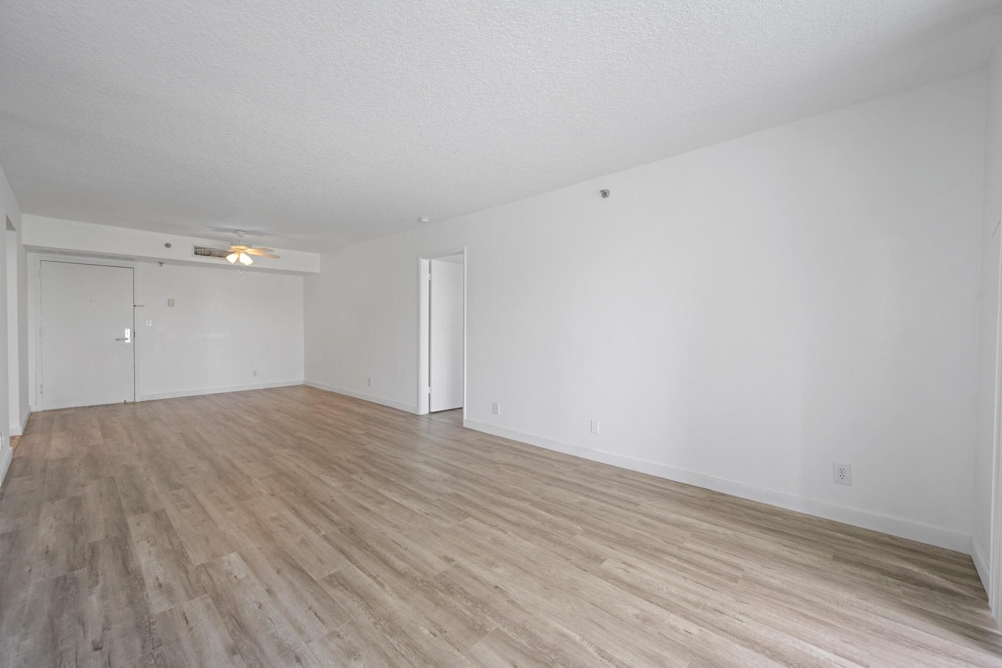 3300 NE 192nd Street 915, Aventura, FL 33180 — photo 18 of 27