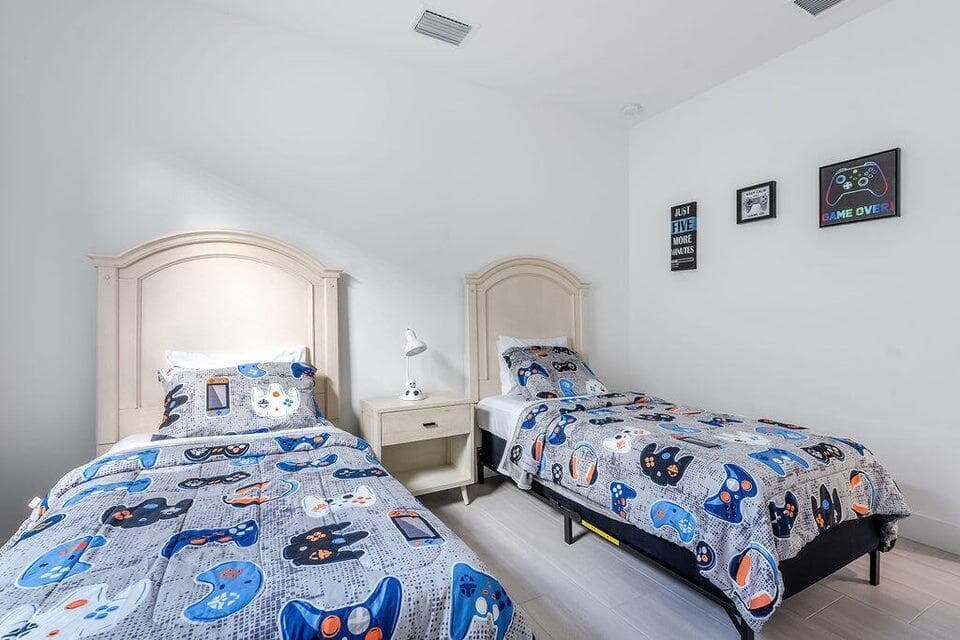 2665 Hiawatha Avenue, Westgate, FL 33409 — photo 13 of 28