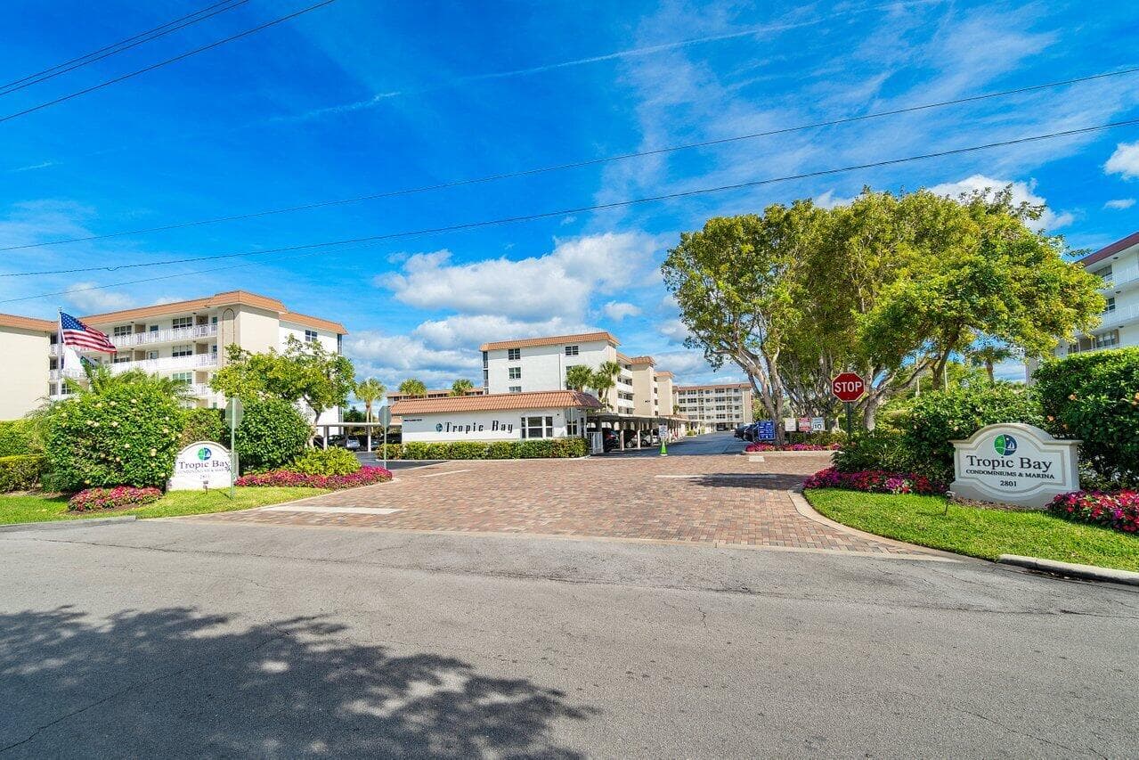 930 Dogwood Drive 556, Delray Beach, FL 33483 — photo 38 of 69