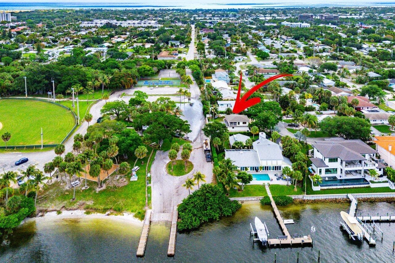 2101 N Palm Circle, North Palm Beach, FL 33408 — photo 1 of 74