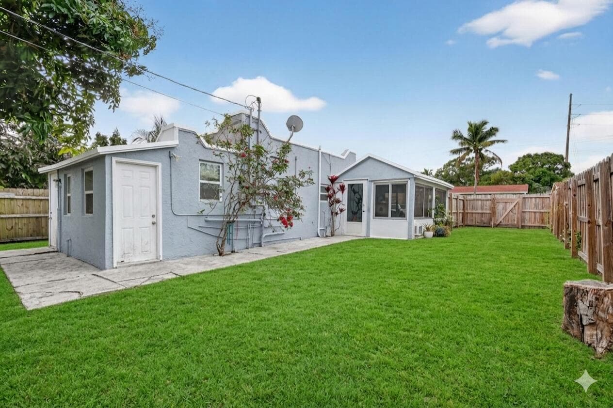 618 S Pine Street, Lake Worth Beach, FL 33460 — photo 16 of 20