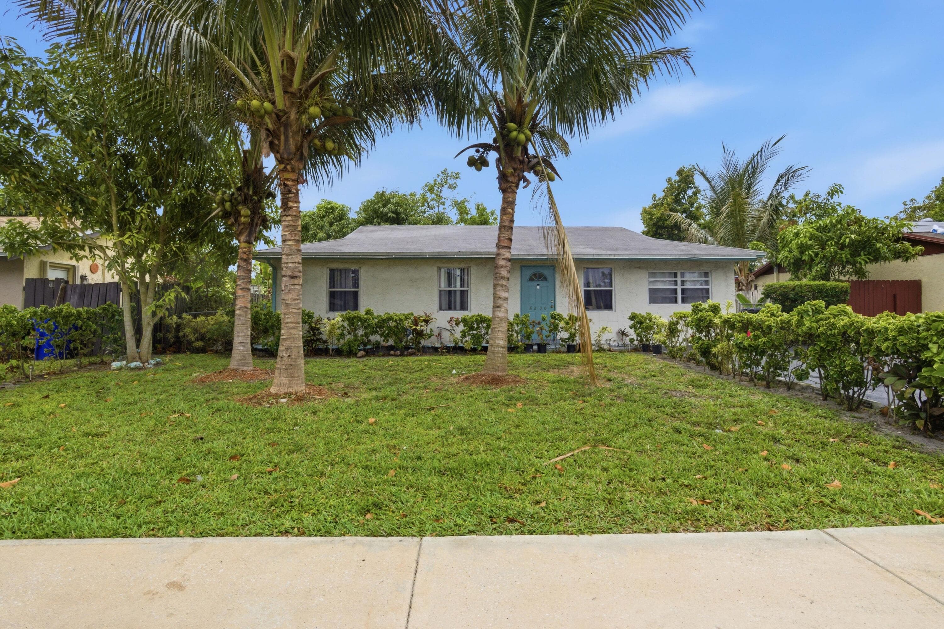 8230 SW 4th Place, North Lauderdale, FL 33068 — photo 2 of 23