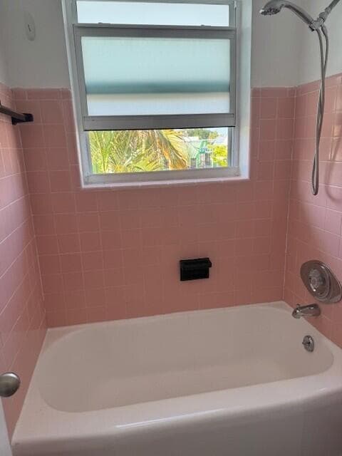 1911 NE 8th Court 118, Fort Lauderdale, FL 33304 — photo 5 of 6
