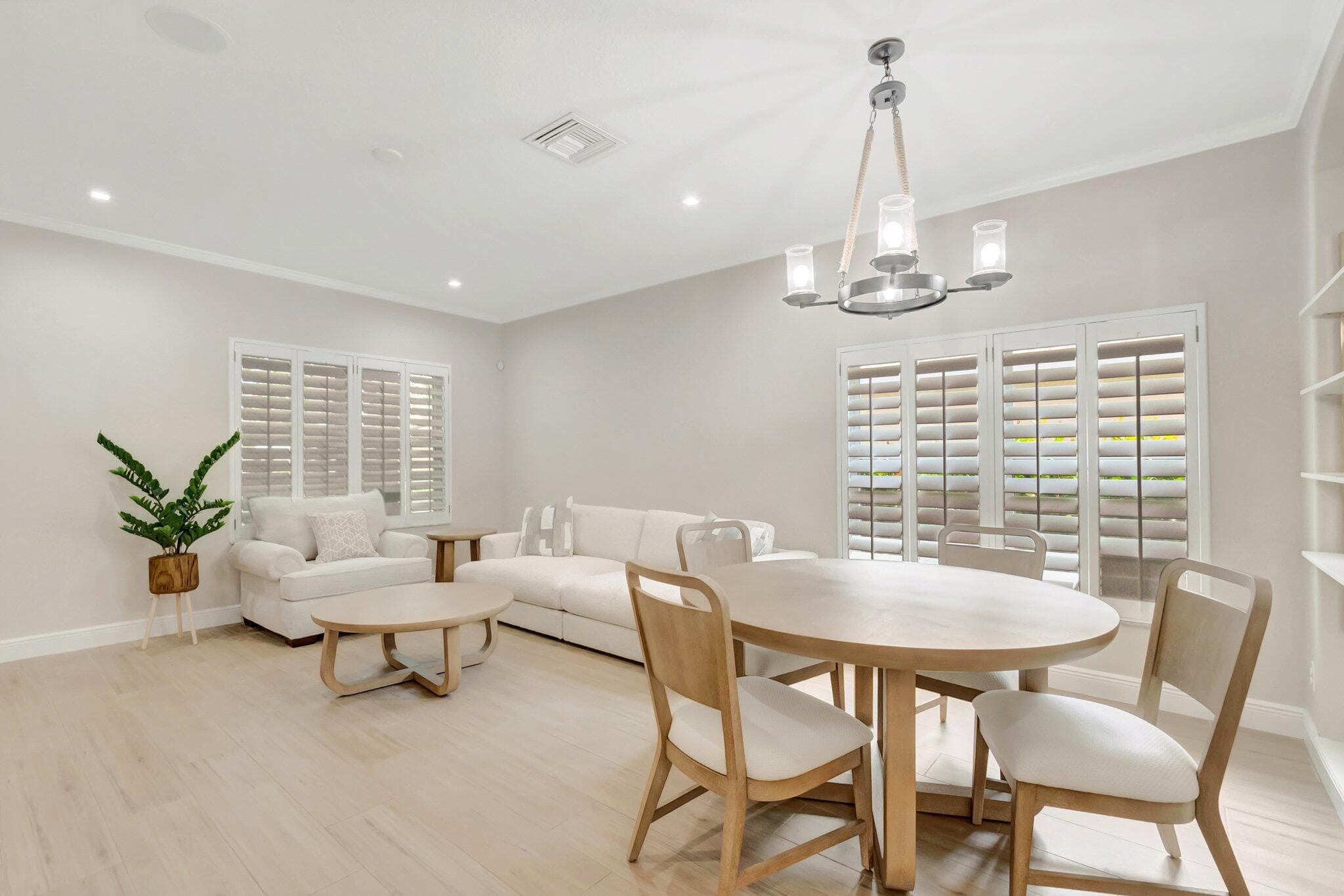 1050 Delray Lakes Drive, Delray Beach, FL 33444 — photo 9 of 59