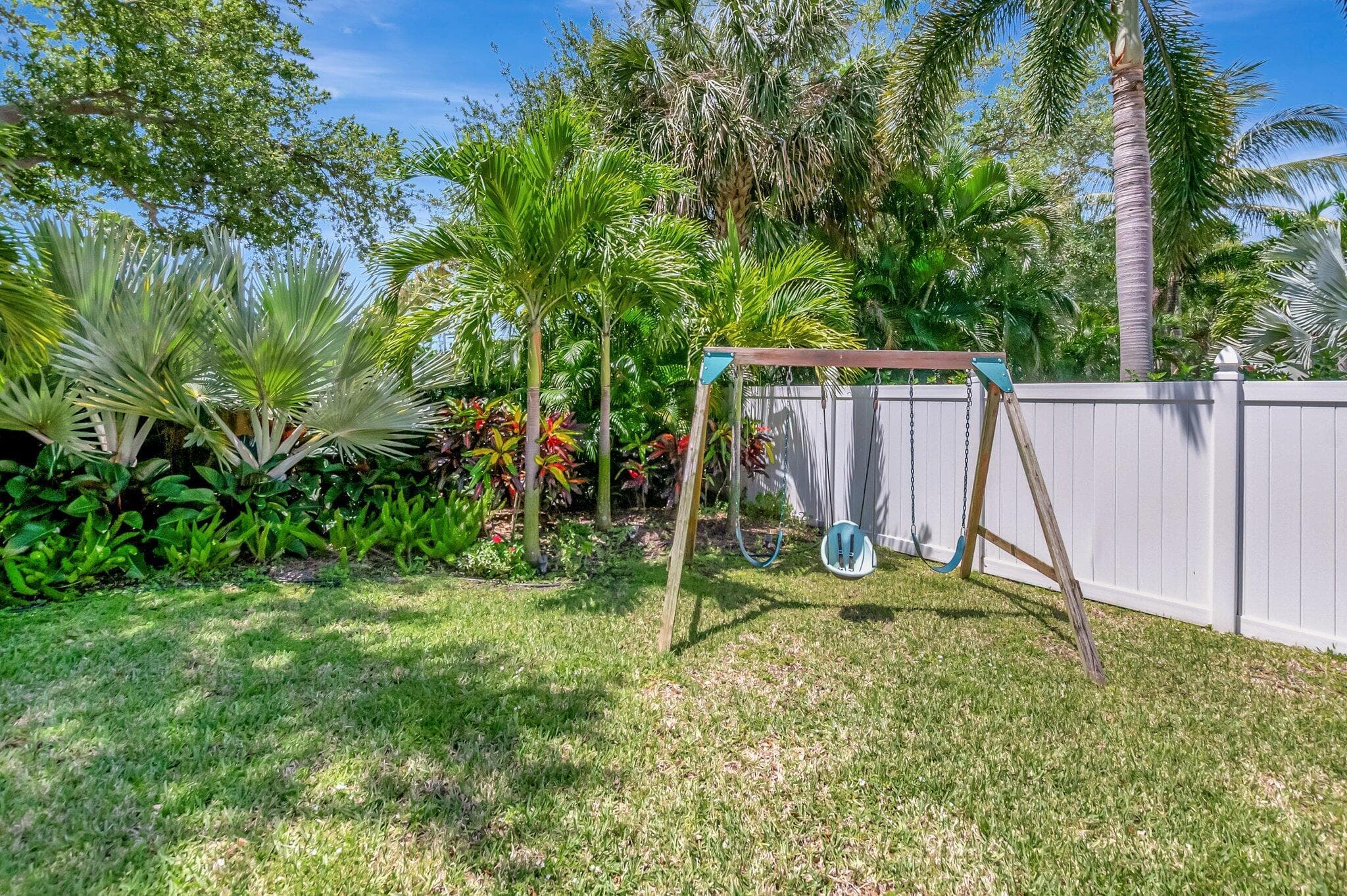 1050 Delray Lakes Drive, Delray Beach, FL 33444 — photo 43 of 59