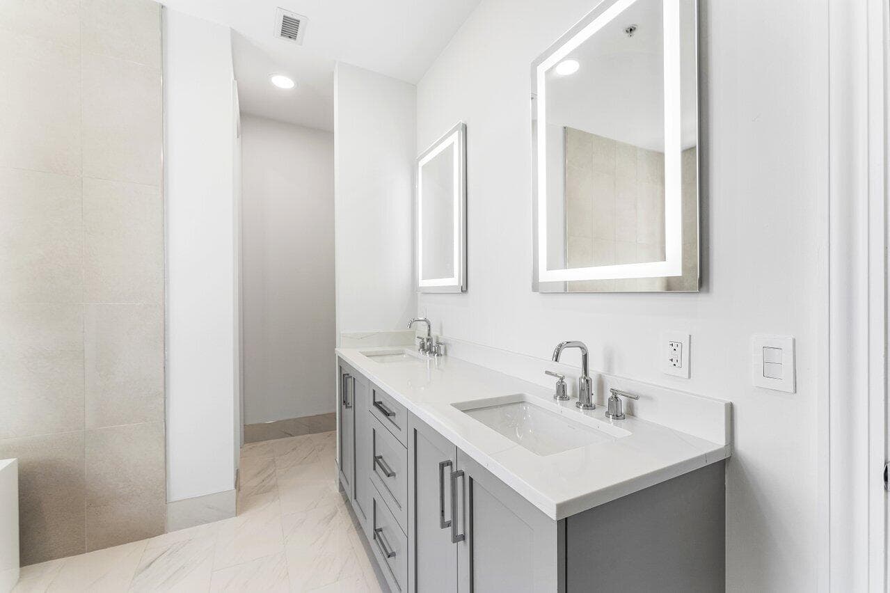 178 Lake Drive 4102, Palm Beach Shores, FL 33404 — photo 16 of 36