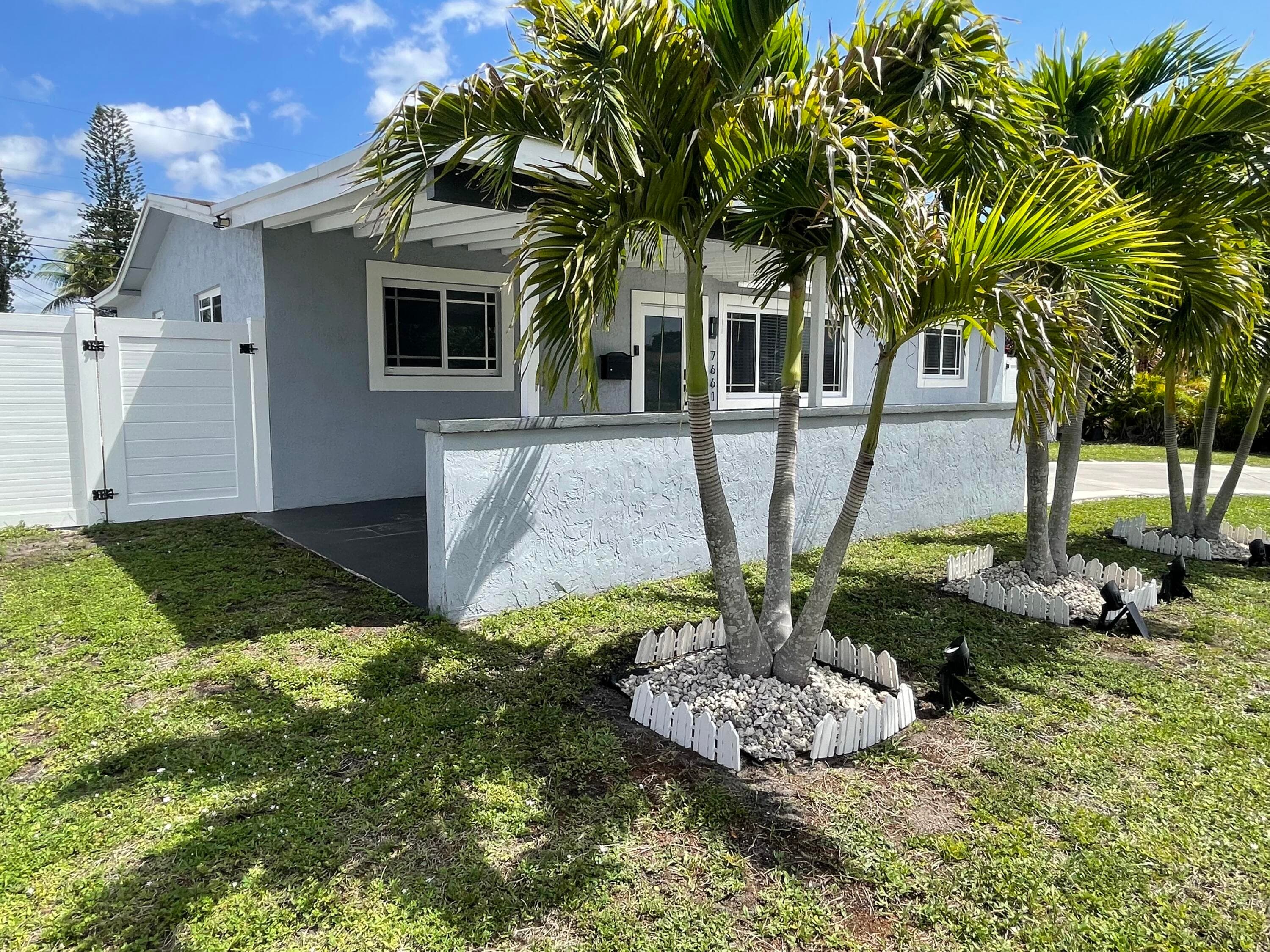 7661 Farragut Street, Hollywood, FL 33024 — photo 5 of 47