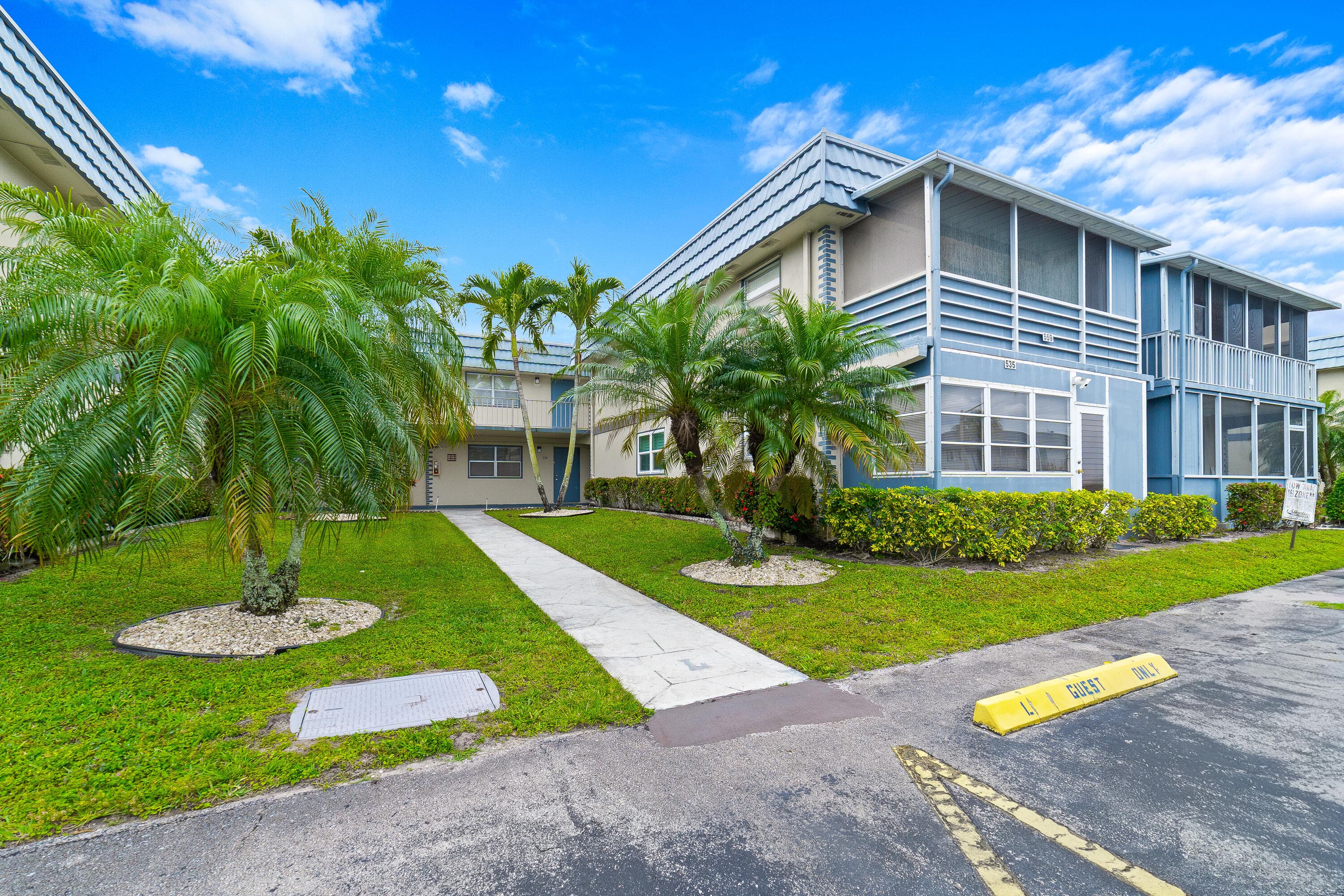 560 Brittany L, Delray Beach, FL 33446 — photo 2 of 29