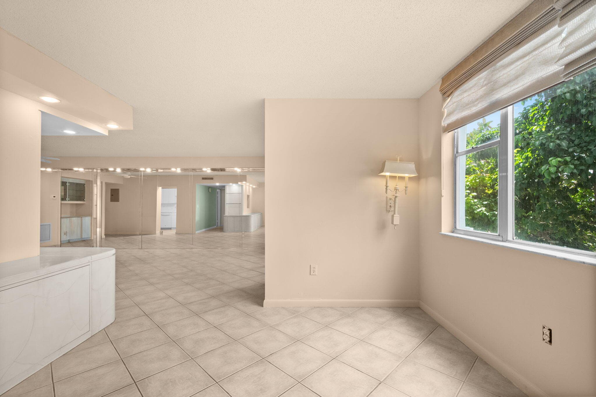 4001 Hillcrest Drive 406, Hollywood, FL 33021 — photo 10 of 40