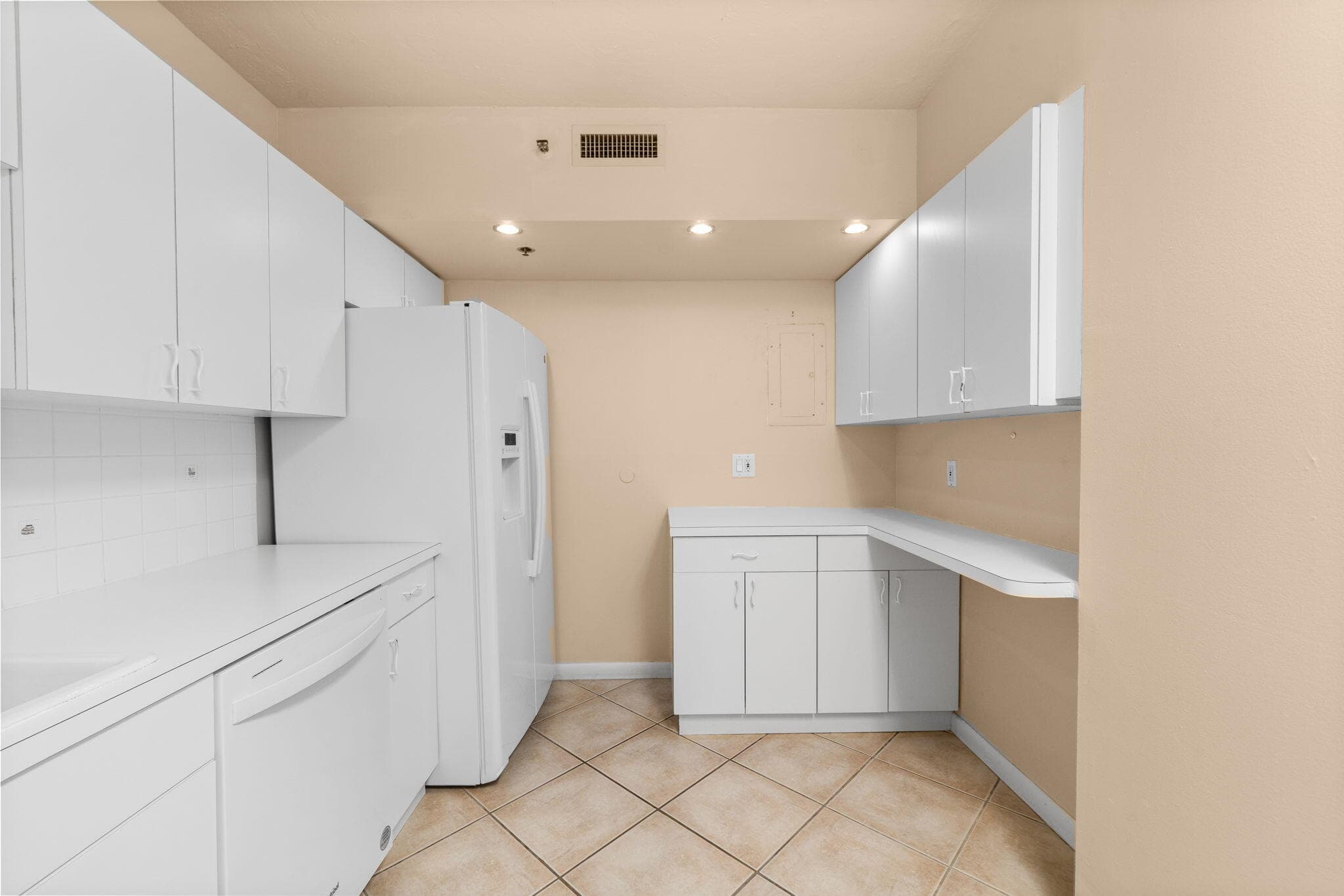 4001 Hillcrest Drive 406, Hollywood, FL 33021 — photo 17 of 40