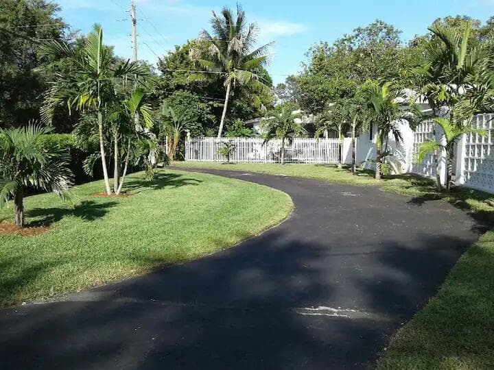 88 NE 154th Street, North Miami Beach, FL 33162 — photo 32 of 43
