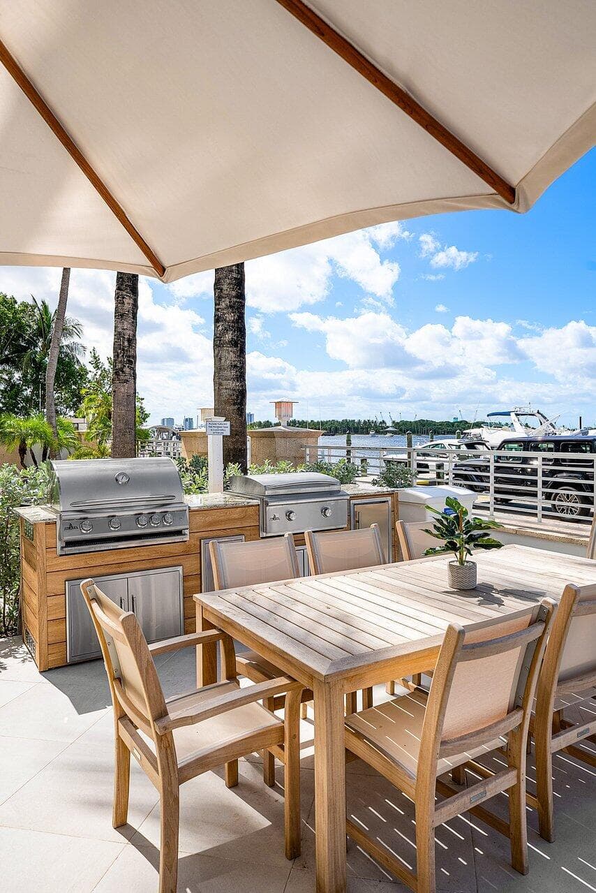 180 Lake Drive 2103, Palm Beach Shores, FL 33404 — photo 11 of 40