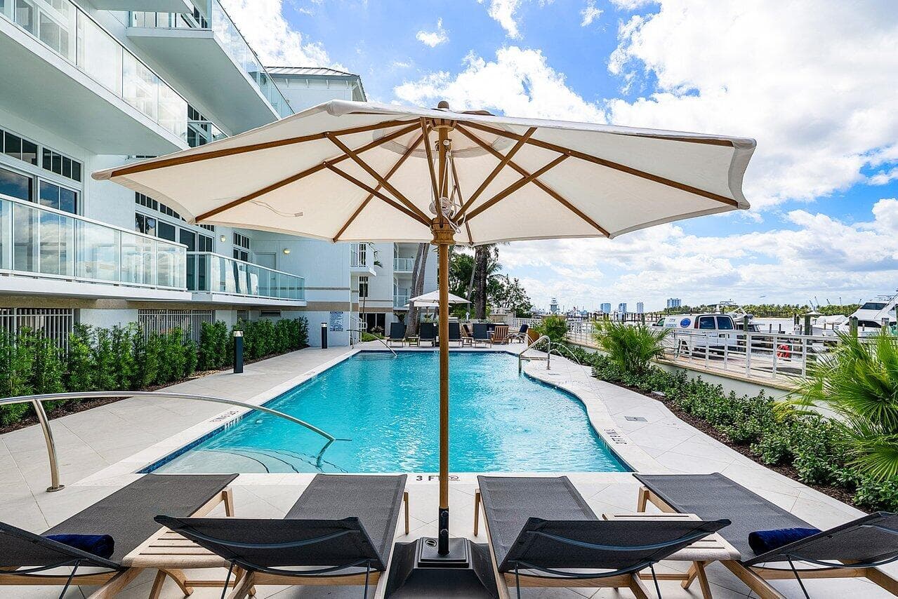 180 Lake Drive 2103, Palm Beach Shores, FL 33404 — photo 13 of 40