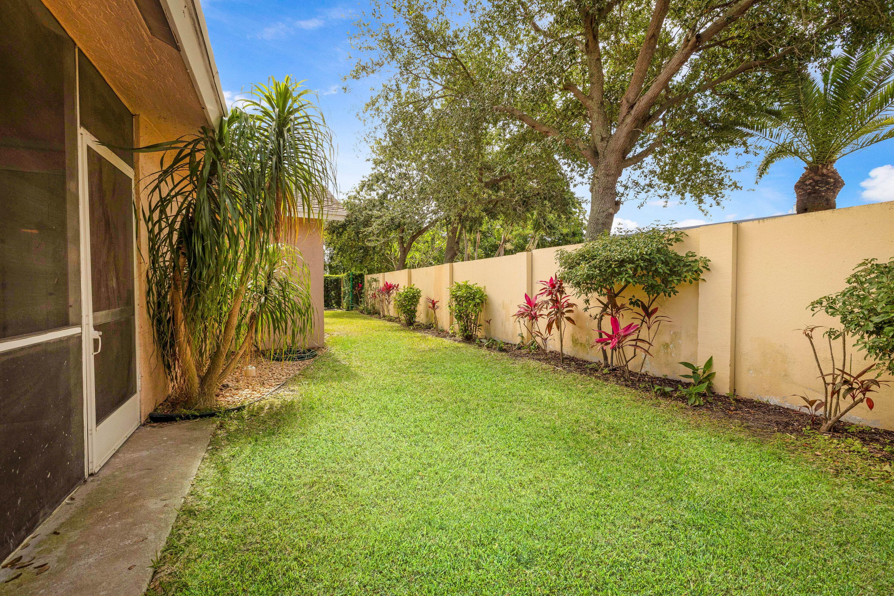 320 NE 42nd Street, Boca Raton, FL 33431 — photo 32 of 38