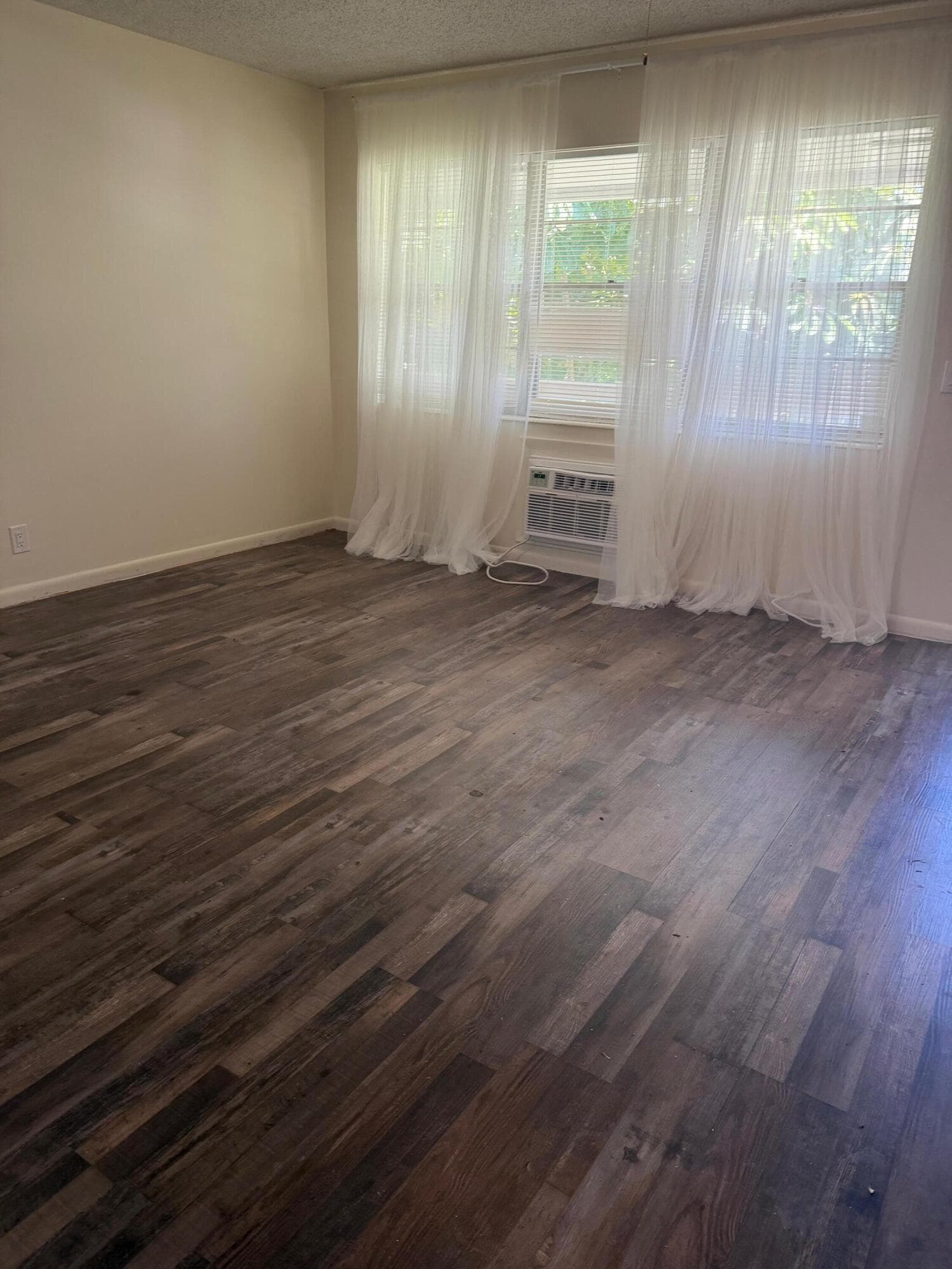 180 Windsor, West Palm Beach, FL 33417 — photo 4 of 15