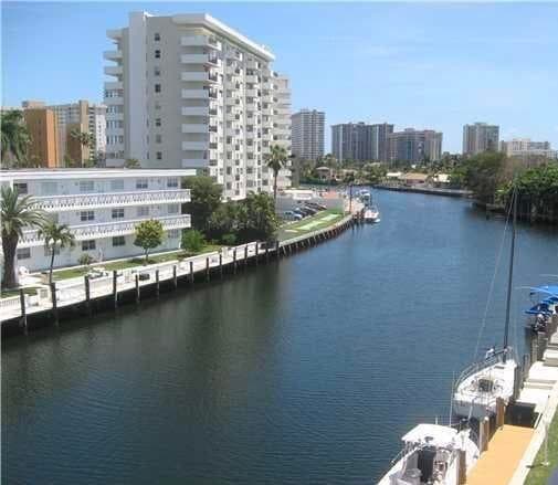 700 NE 14th Avenue NE 404, Hallandale Beach, FL 33009 — photo 39 of 43