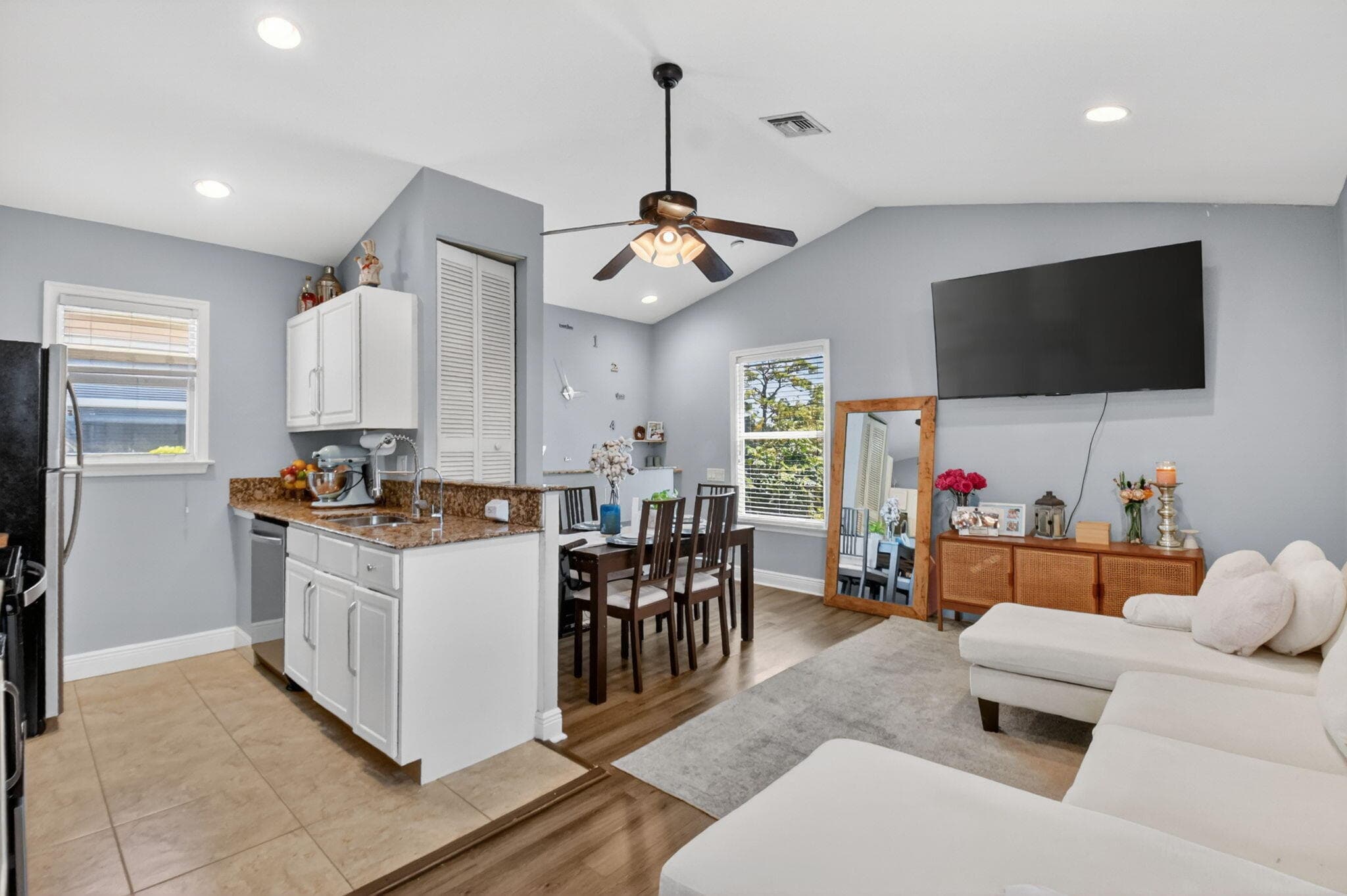 4334 Cambridge Street, Lake Worth Beach, FL 33461 — photo 6 of 37