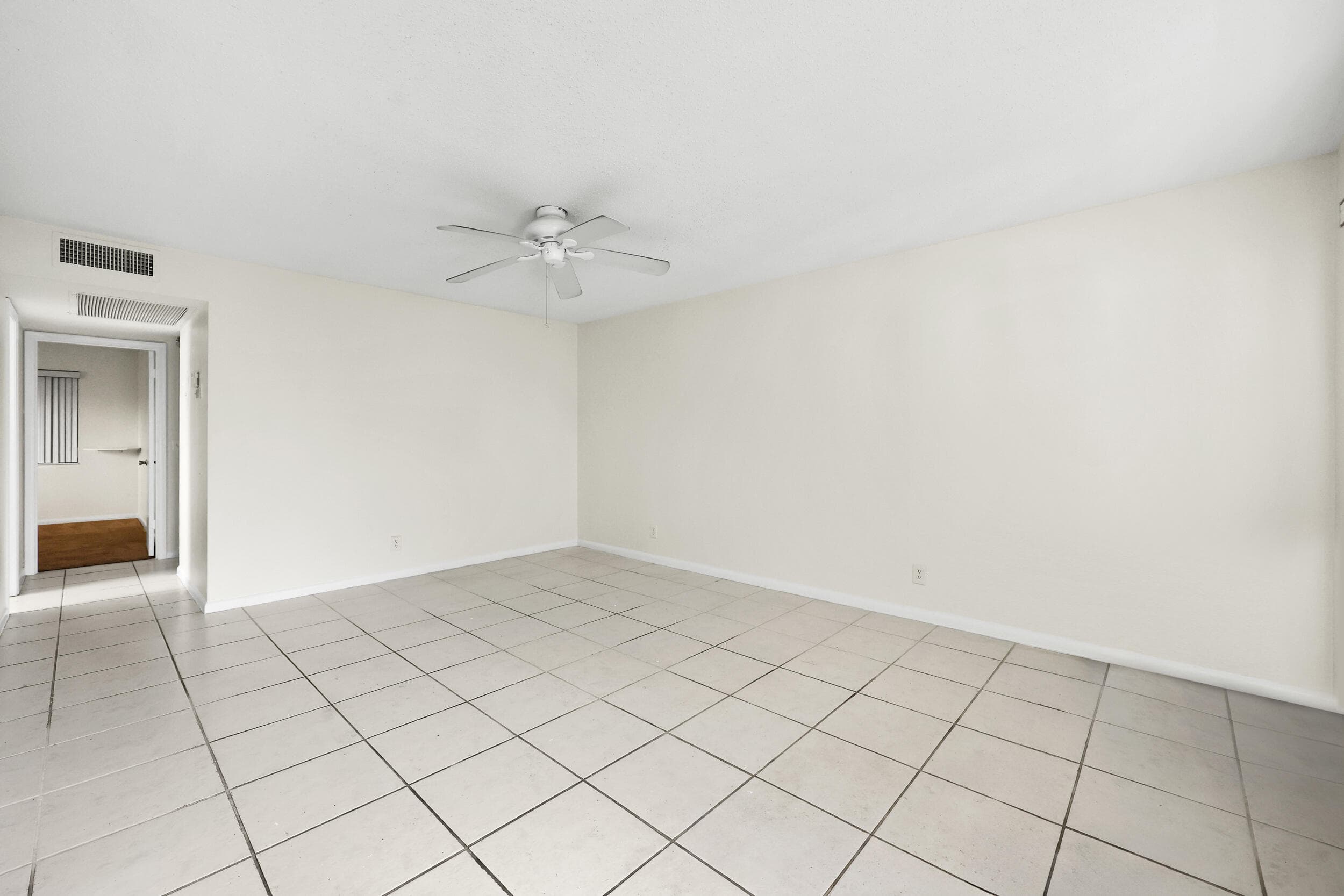 392 Markham R, Deerfield Beach, FL 33442 — photo 7 of 30