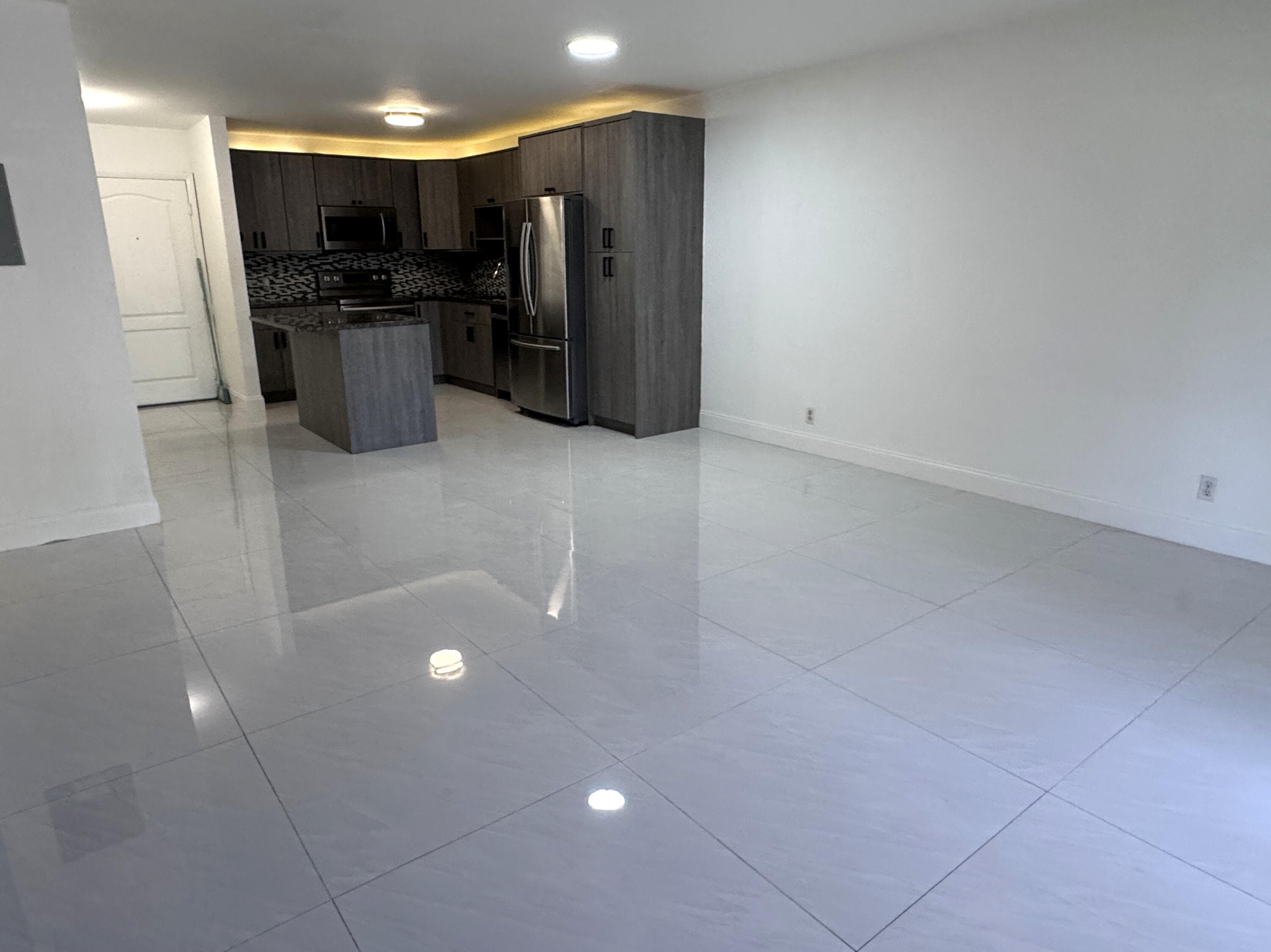770 SE 2nd Avenue F101, Deerfield Beach, FL 33441 — photo 2 of 23