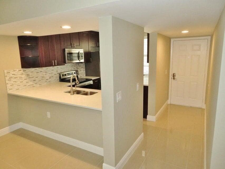3521 Village Boulevard 103, West Palm Beach, FL 33409 — photo 4 of 21