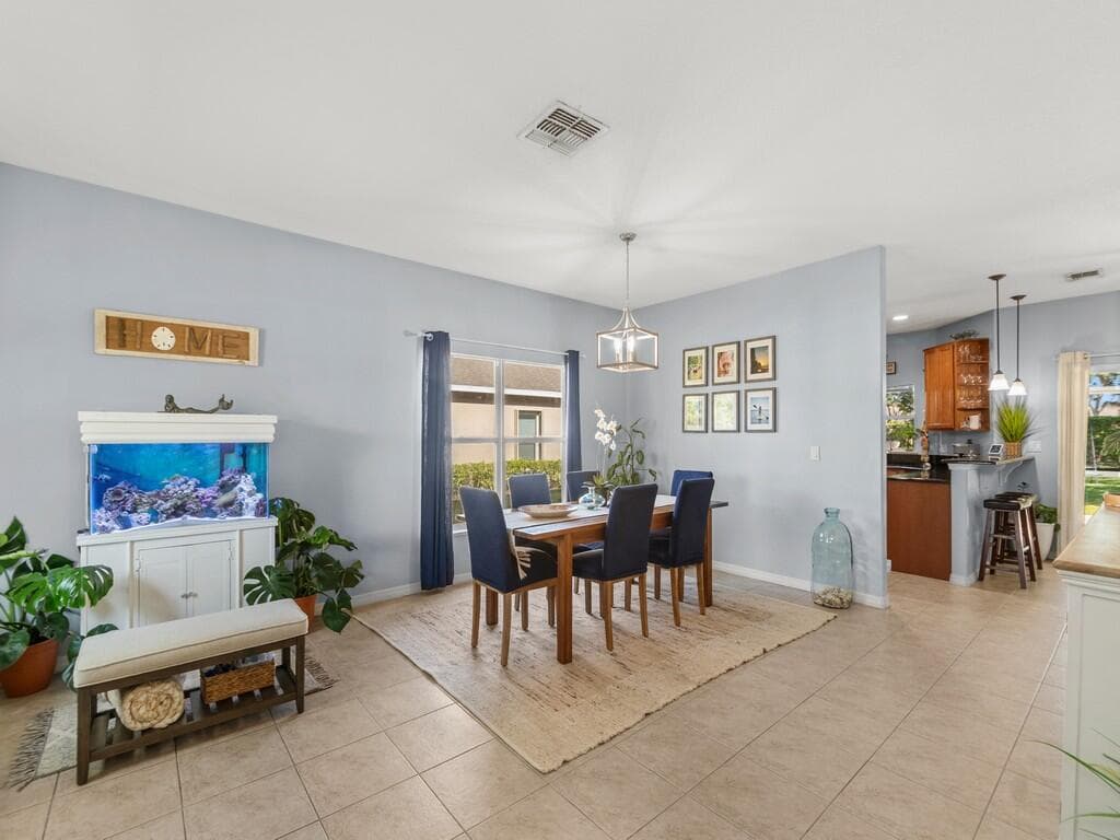521 N Valencia Circle SW, Vero Beach, FL 32968 — photo 8 of 52