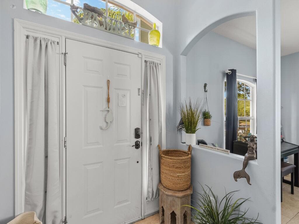 521 N Valencia Circle SW, Vero Beach, FL 32968 — photo 6 of 52