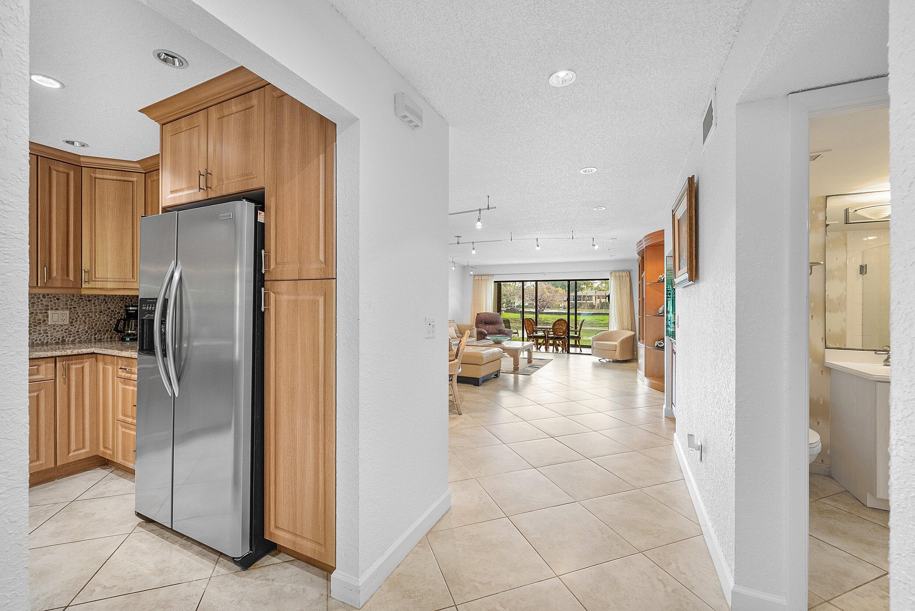 22 Westgate Lane E, Boynton Beach, FL 33436 — photo 2 of 51