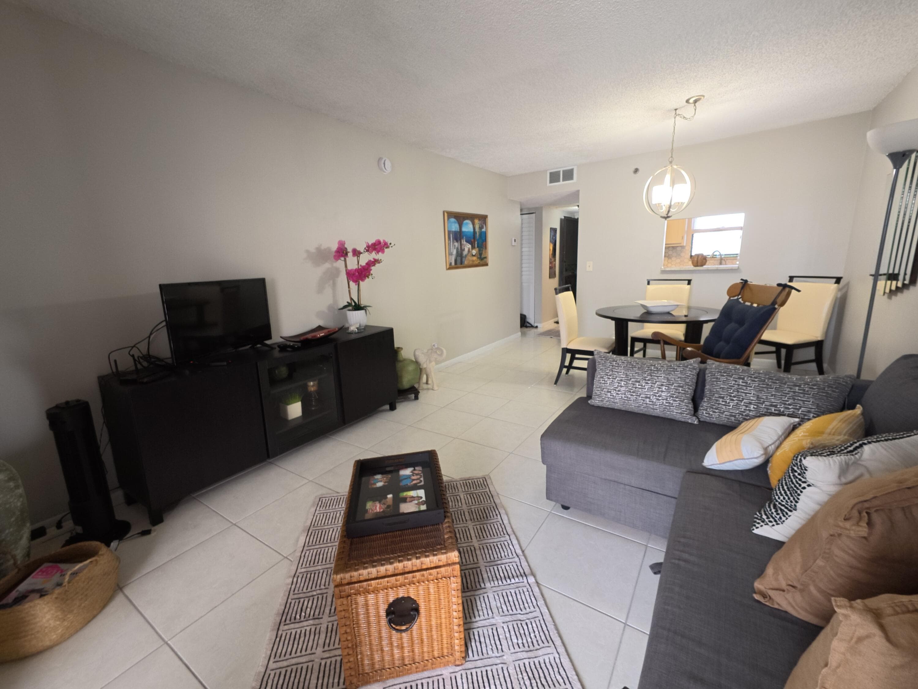 4640 W Lucerne Lakes Blvd W W 404, Lake Worth, FL 33467 — photo 7 of 14