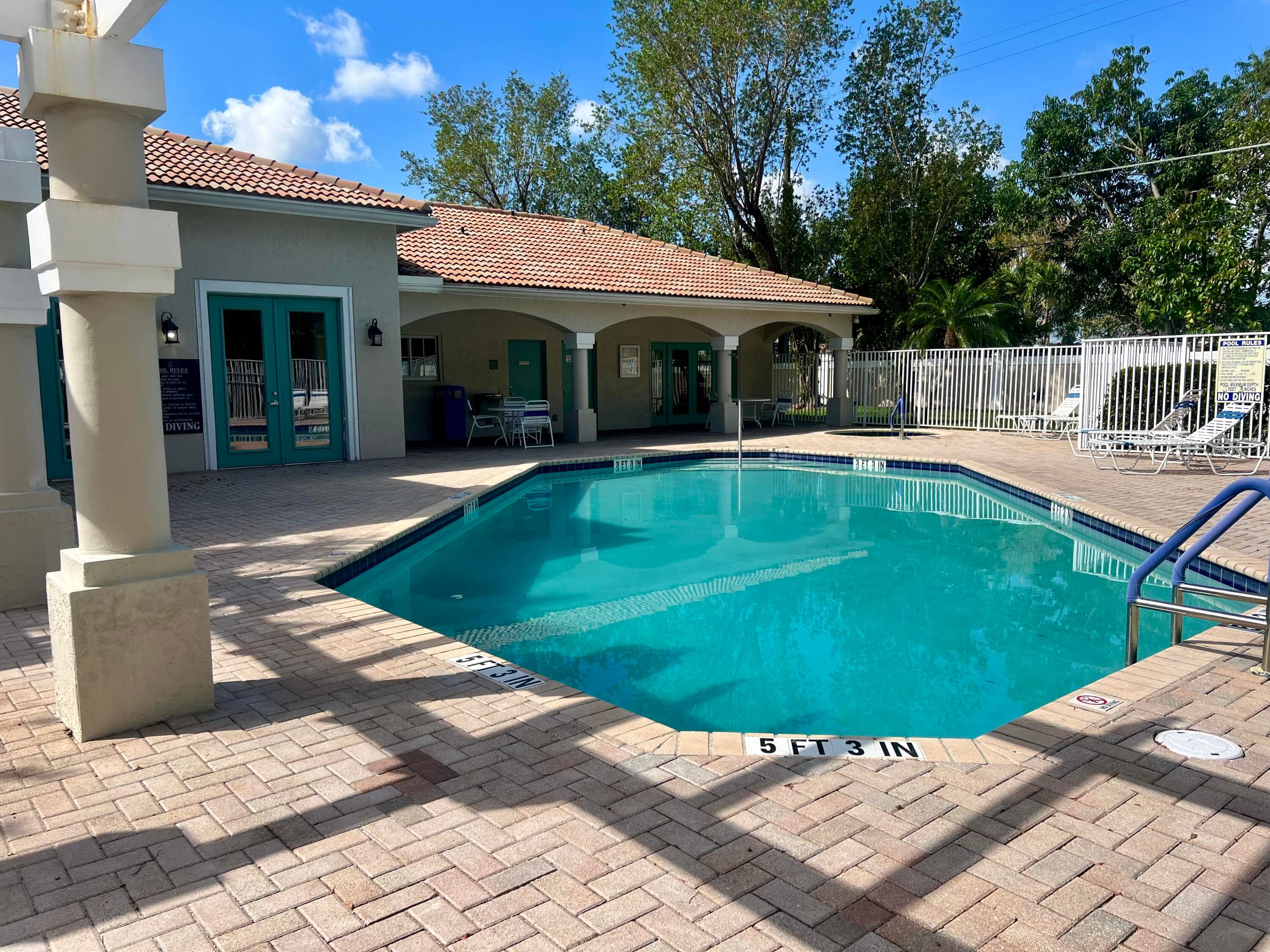7801 S Aragon Boulevard 4, Sunrise, FL 33322 — photo 24 of 29