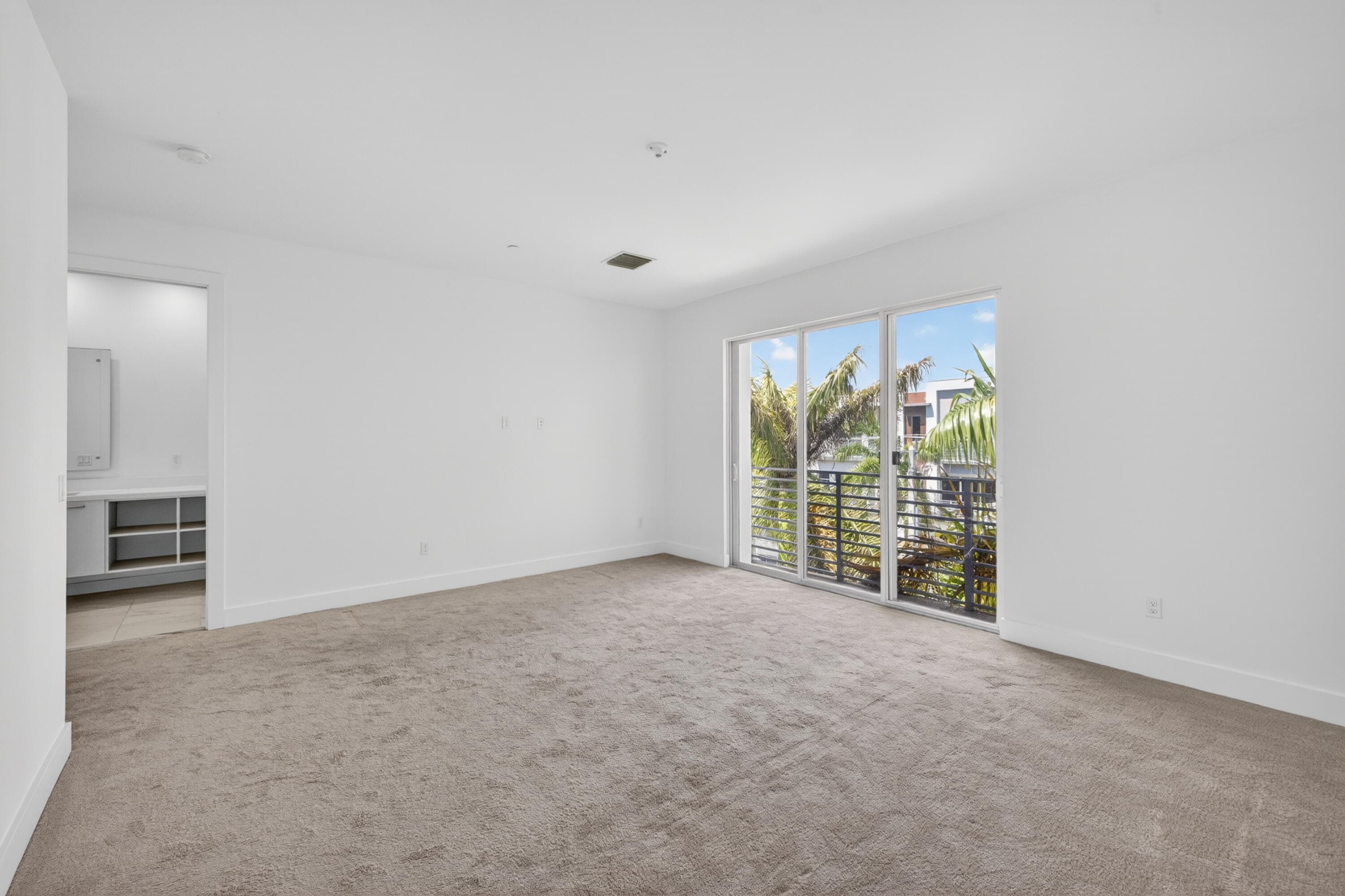 1044 NE 18th Avenue 203, Fort Lauderdale, FL 33304 — photo 19 of 50