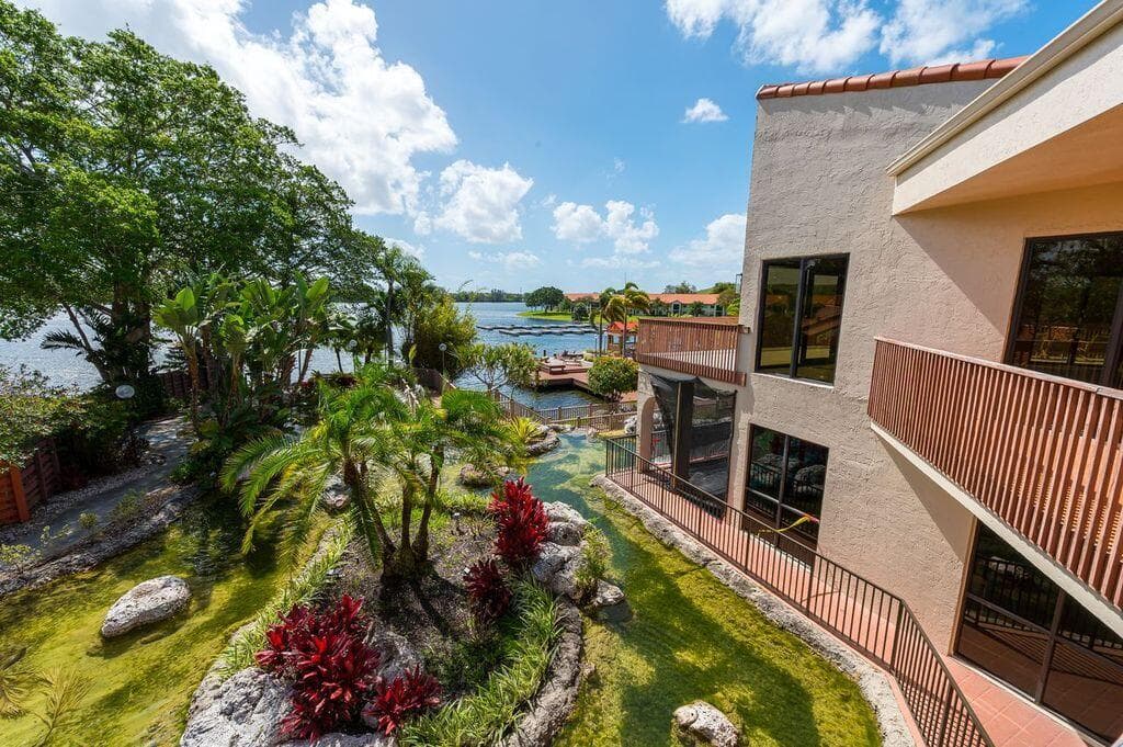 65 Centennial Court, Deerfield Beach, FL 33442 — photo 28 of 52