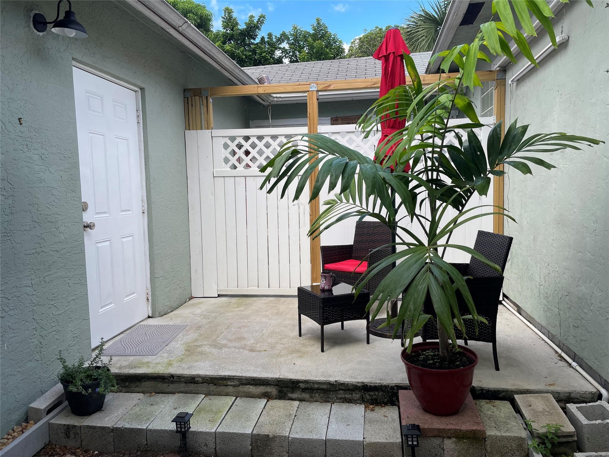 826 Hansen Street, West Palm Beach, FL 33405 — photo 3 of 13
