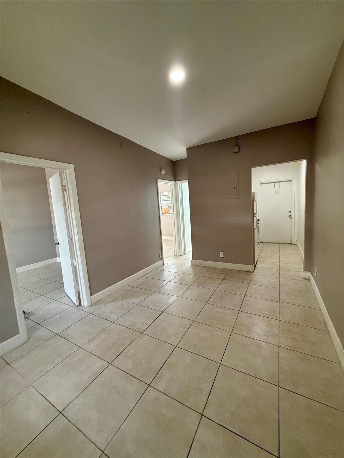 424 NW 15th Terrace, Fort Lauderdale, FL 33311 — photo 2 of 10