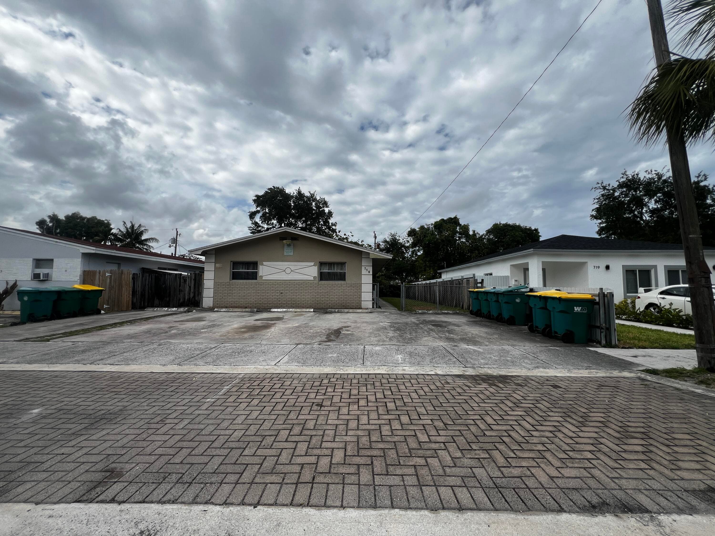716 SW 7th Street 2, Dania Beach, FL 33004 — photo 1 of 2