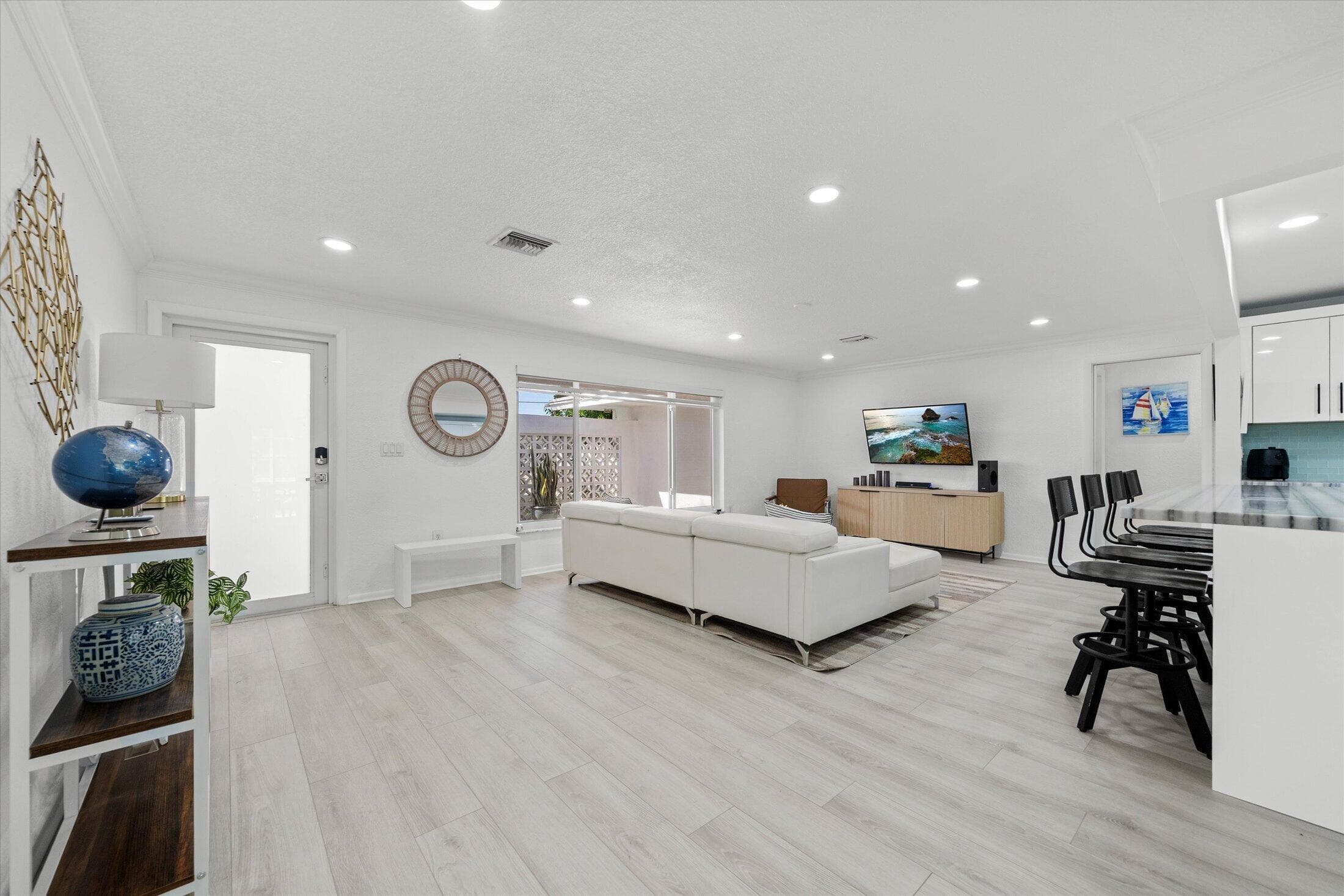 421 SW 18th Street, Pompano Beach, FL 33060 — photo 8 of 40