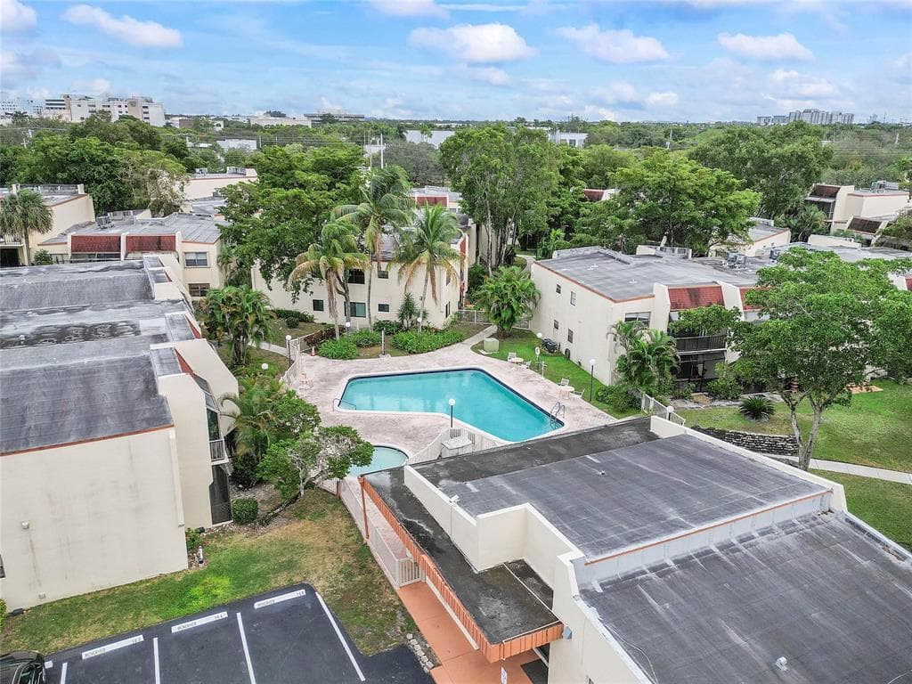 301 N Pine Island Road 107, Plantation, FL 33324 — photo 8 of 28