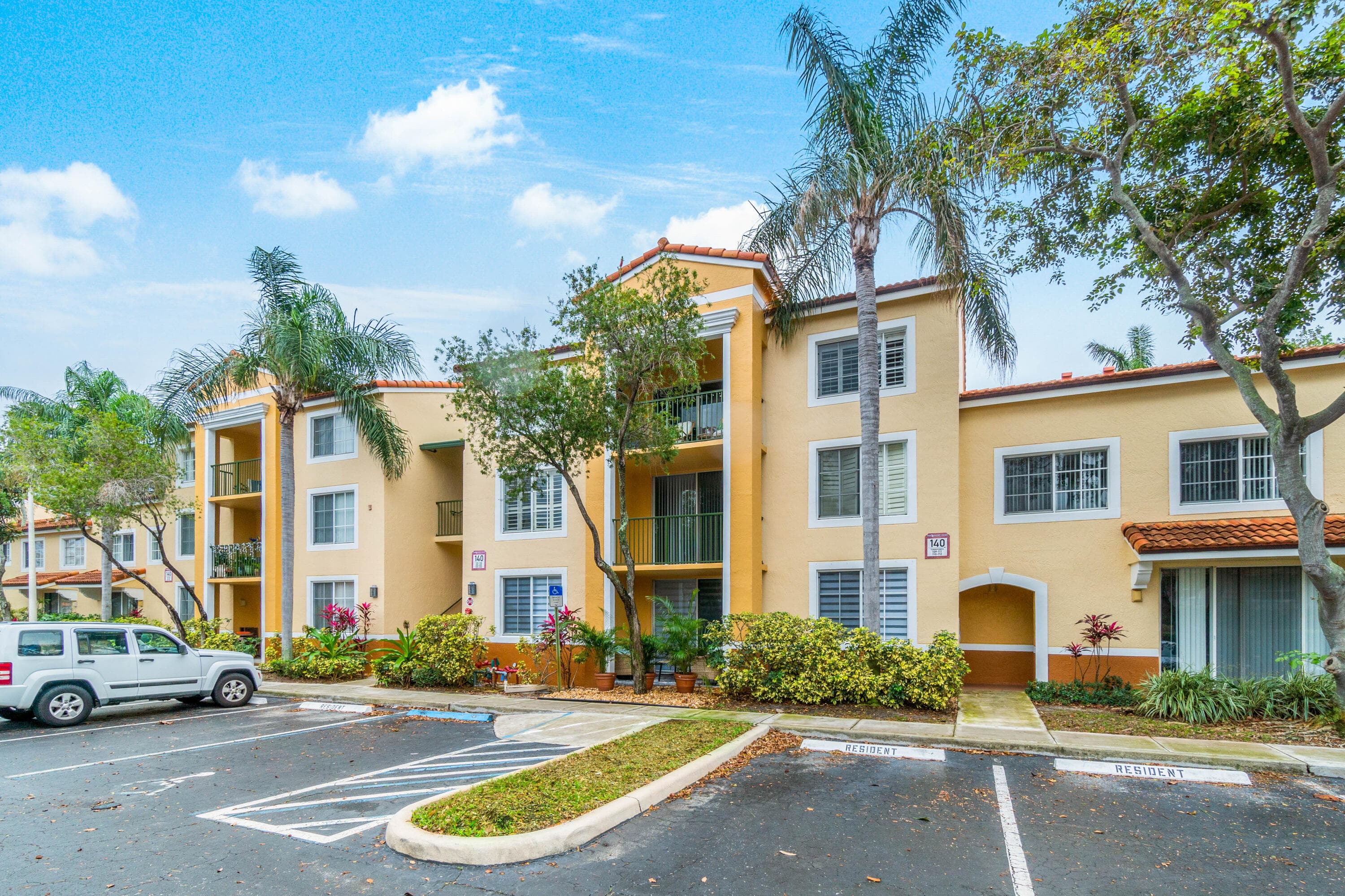 140 Yacht Club Way 107, Hypoluxo, FL 33462 — photo 17 of 34