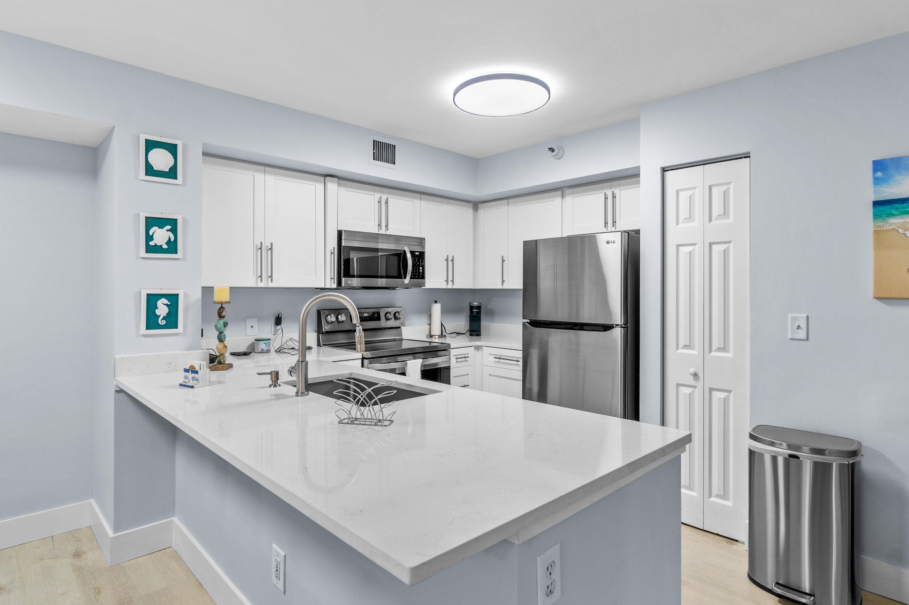 140 Yacht Club Way 107, Hypoluxo, FL 33462 — photo 5 of 34