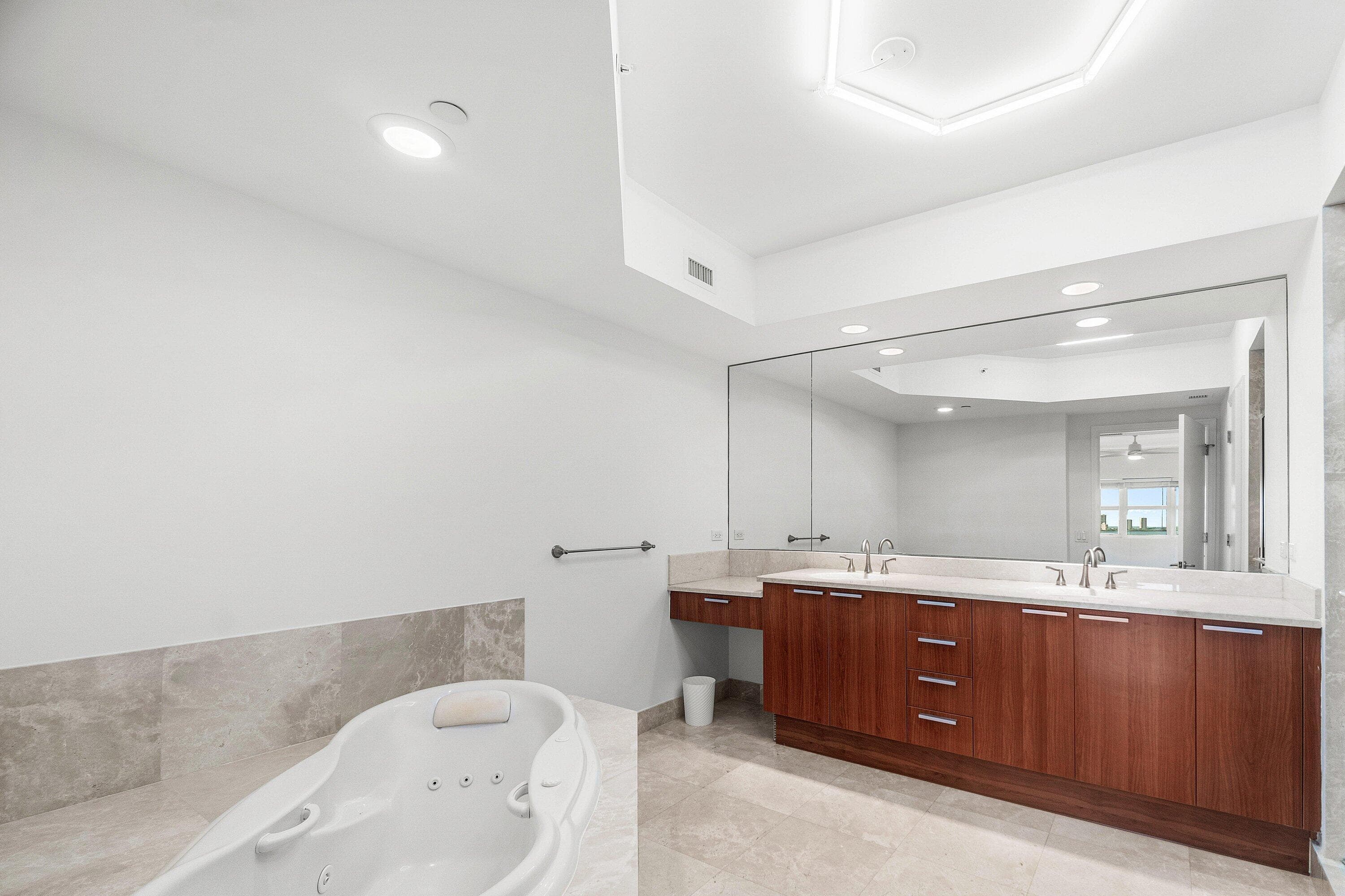 2650 Lake Shore Drive 1005, Riviera Beach, FL 33404 — photo 13 of 52