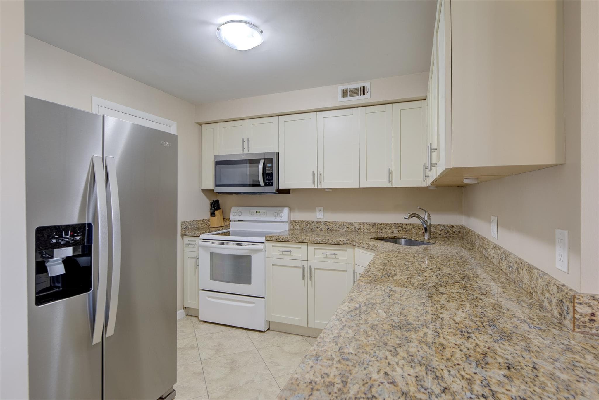 305 N Pompano Beach Boulevard 1403, Pompano Beach, FL 33062 — photo 6 of 56