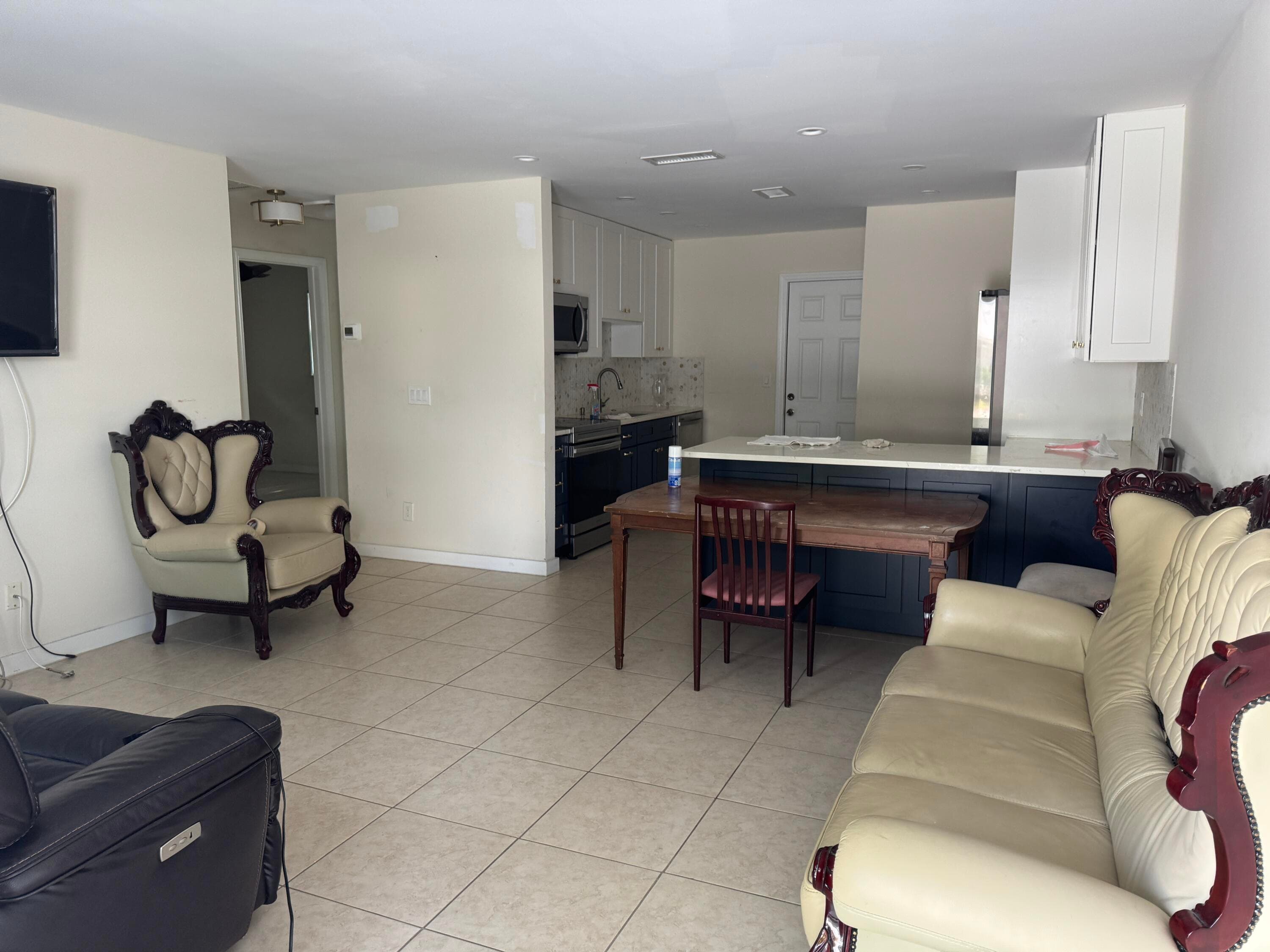 1869 Windsor Drive 1869, North Palm Beach, FL 33408 — photo 2 of 9